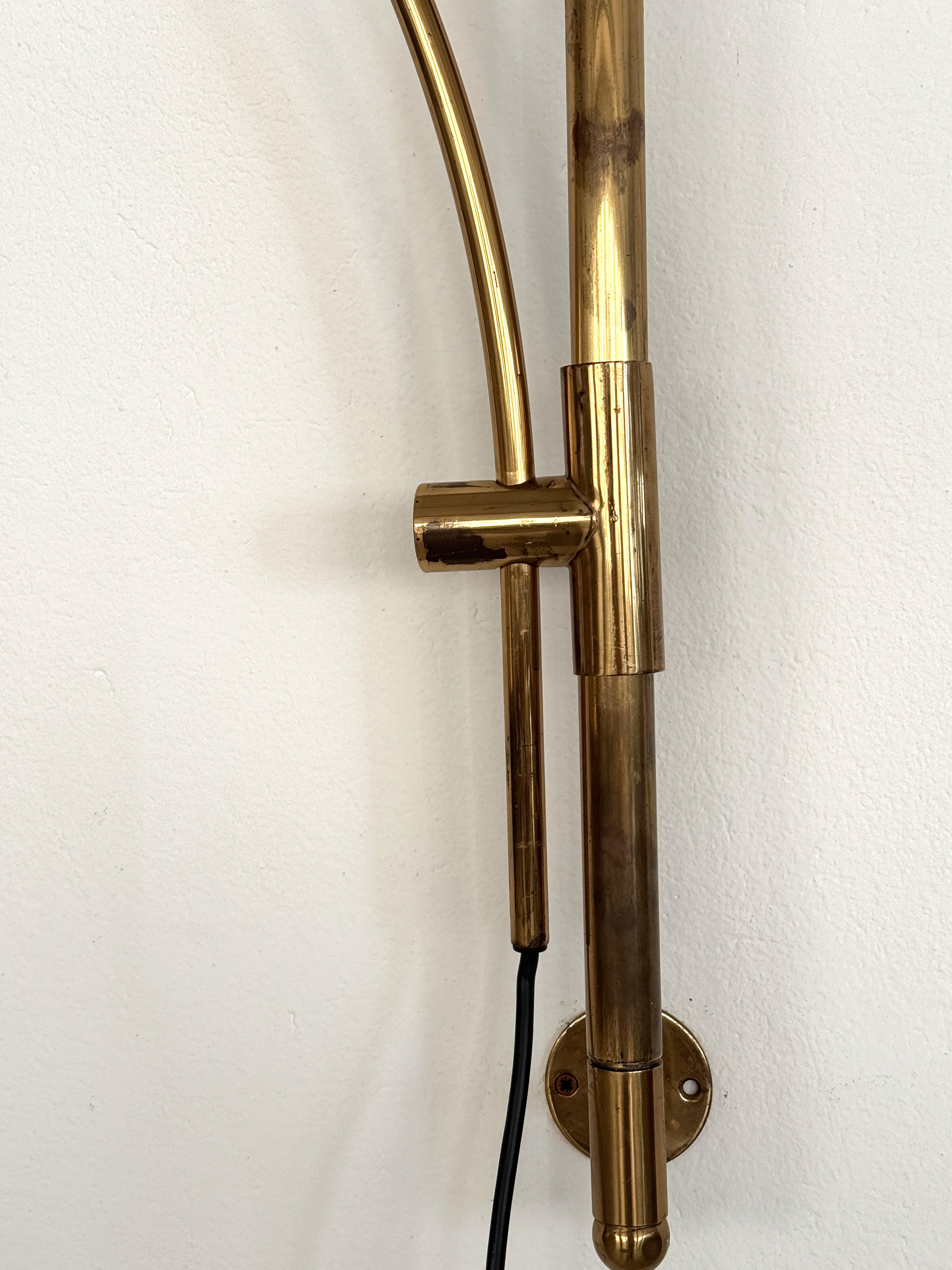 Florian Schulz XL Lámpara de Arco Vintage BOCA de pared en latón, años 70 en venta 1