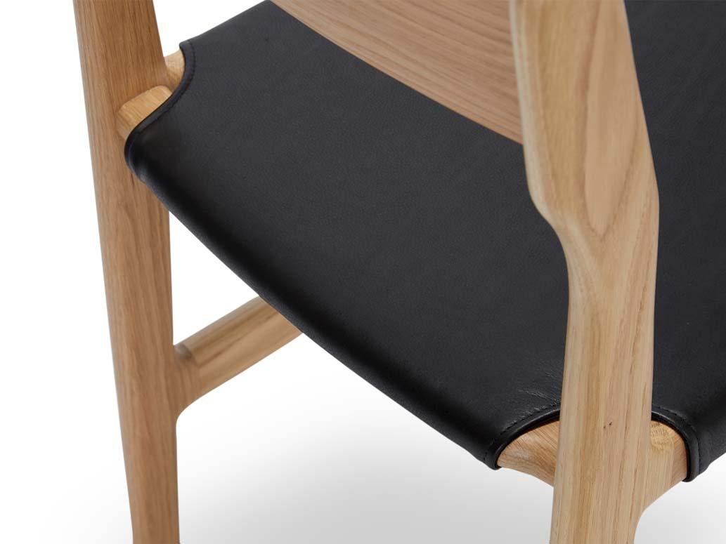 XXIe siècle et contemporain Chaise de salle à manger en cuir Floriano de Nikolai LaFuge en vente