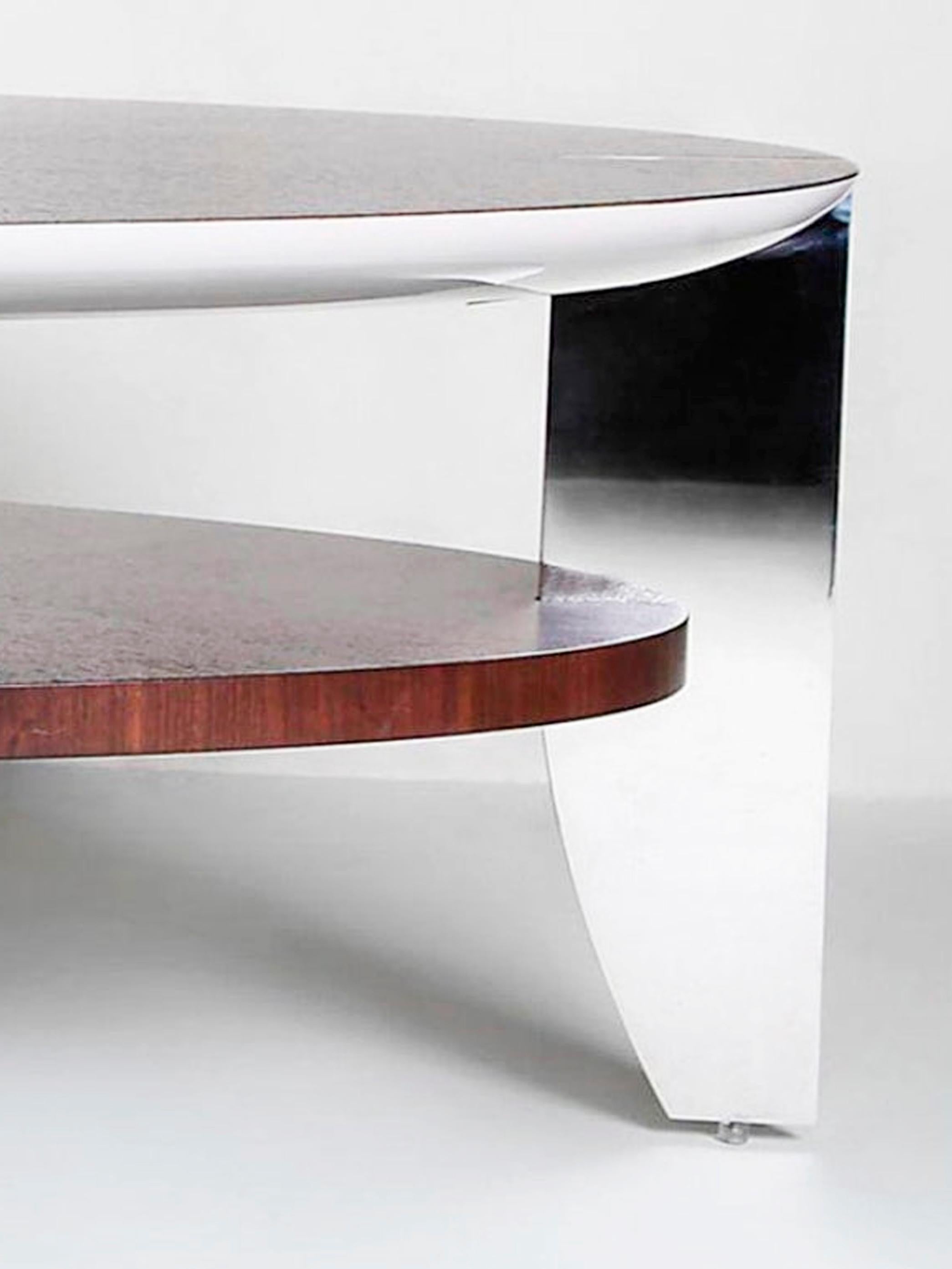 Acier inoxydable Table basse Floride, bois de rose et coquillage gris avec pieds en acier inoxydable en vente