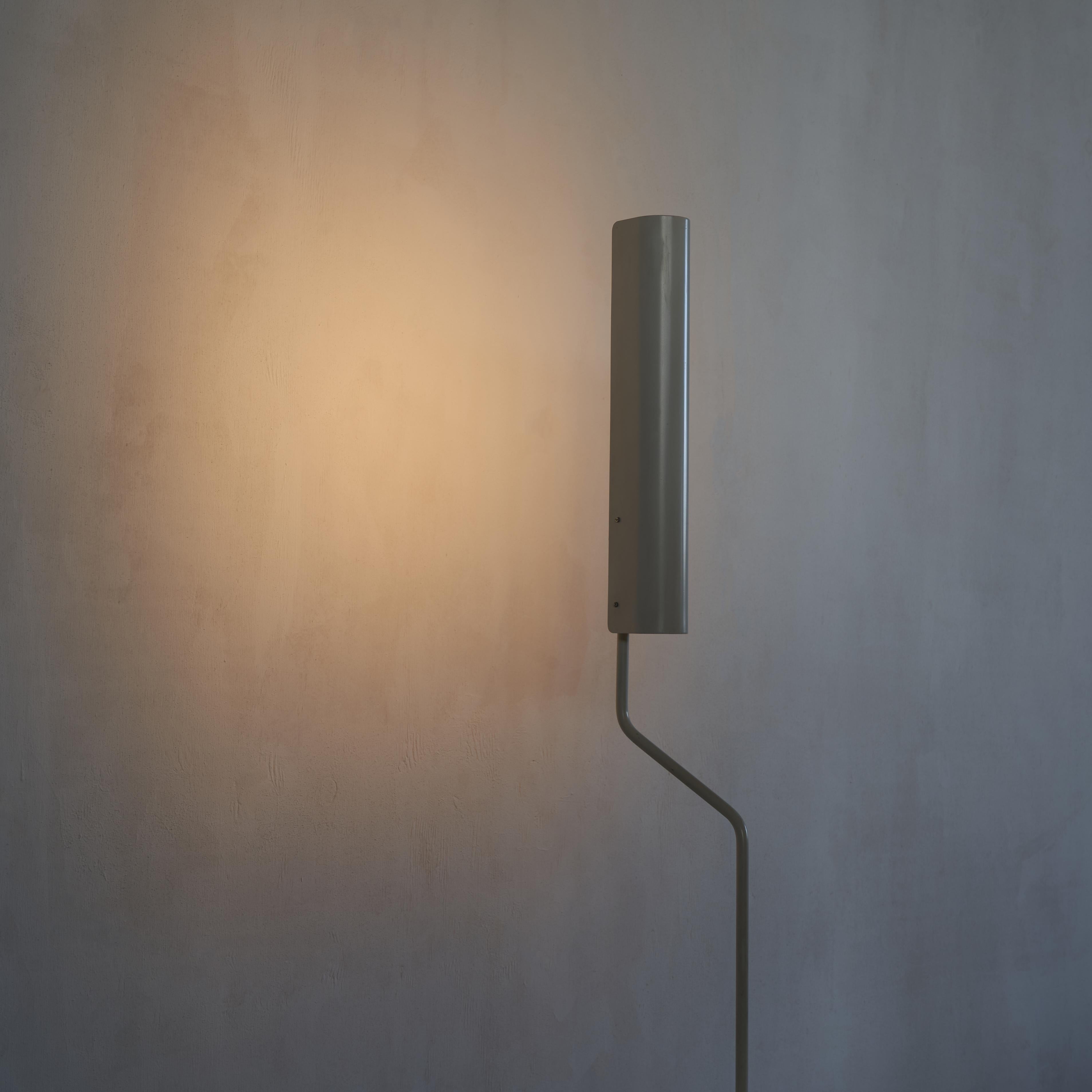 Mid-Century moderno Floris Fiedeldij: un prototipo unico di lampada da terra per Artimeta in vendita