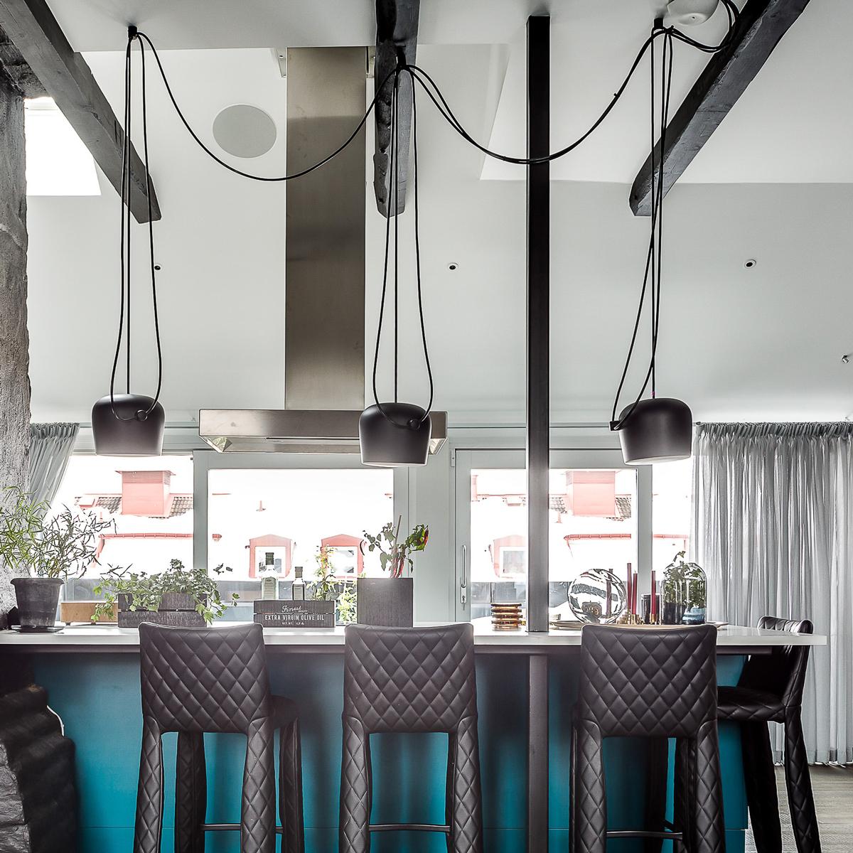 XXI secolo e contemporaneo Ciondolo a sospensione nero moderno di Bouroullec Small Aim a cinque luci e baldacchino per FLOS in vendita