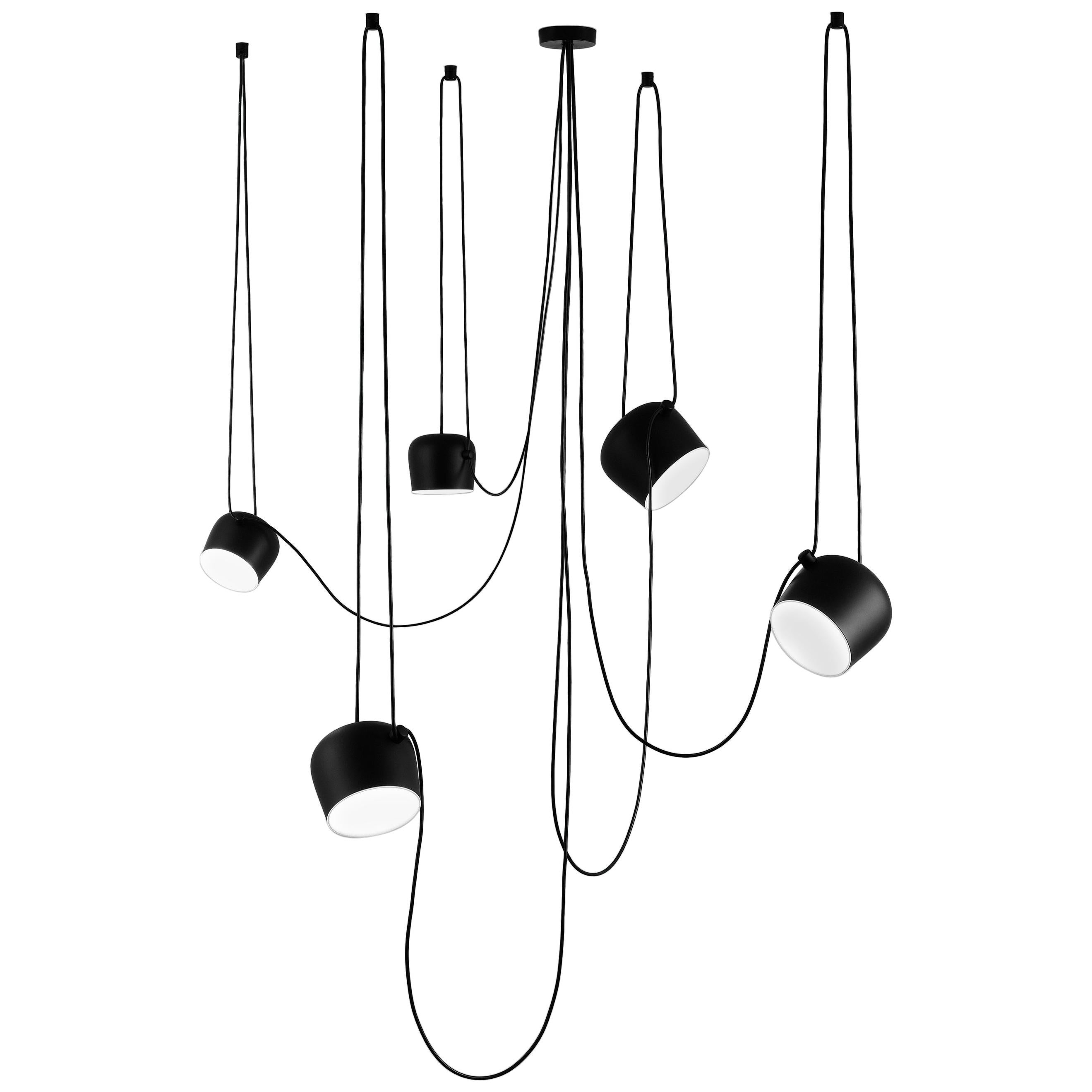Ciondolo a sospensione nero moderno di Bouroullec Small Aim a cinque luci e baldacchino per FLOS