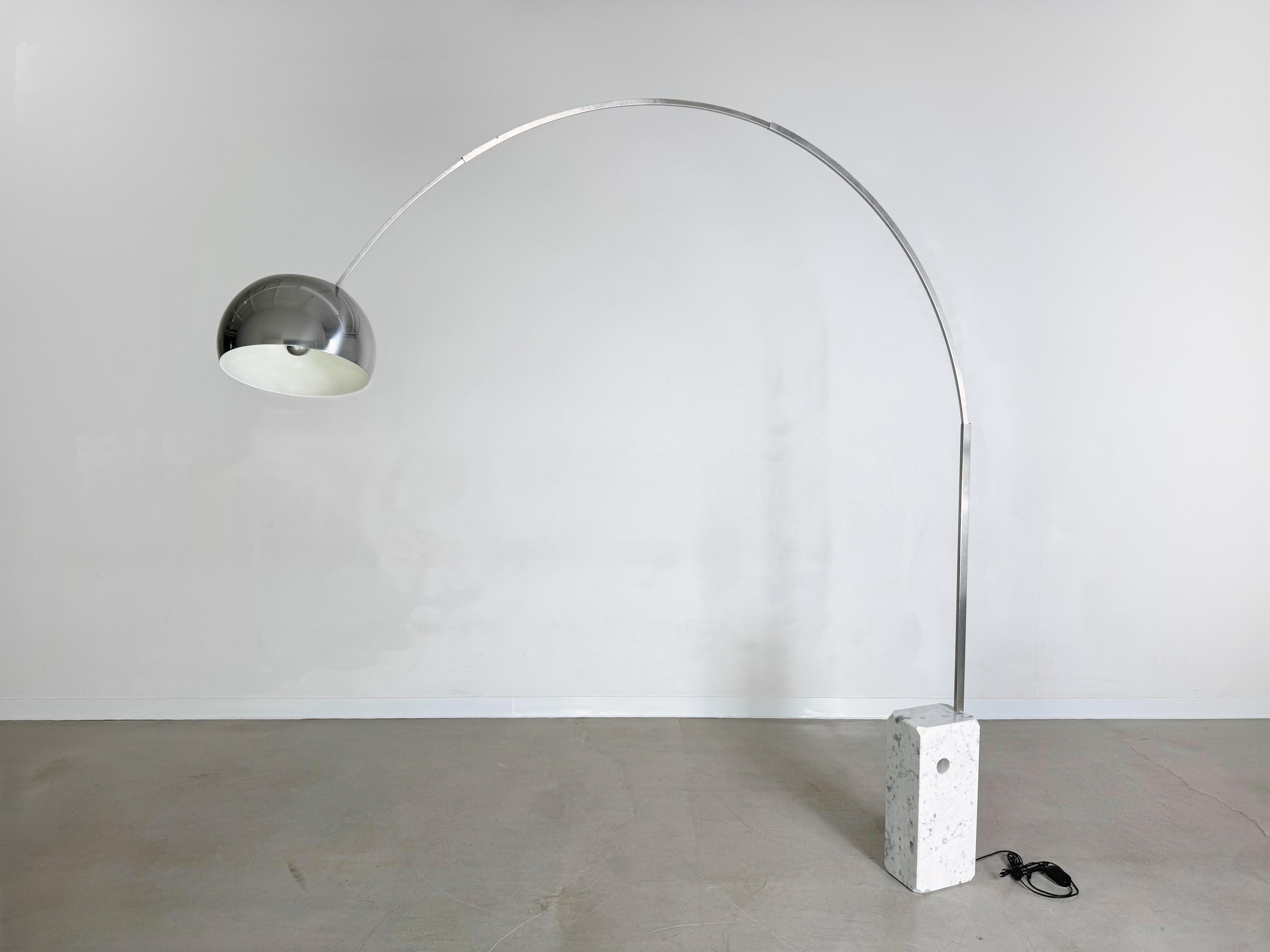 Flos Arco arc lamp Achille & Pier Giacomo Castiglioni marble For Sale 1