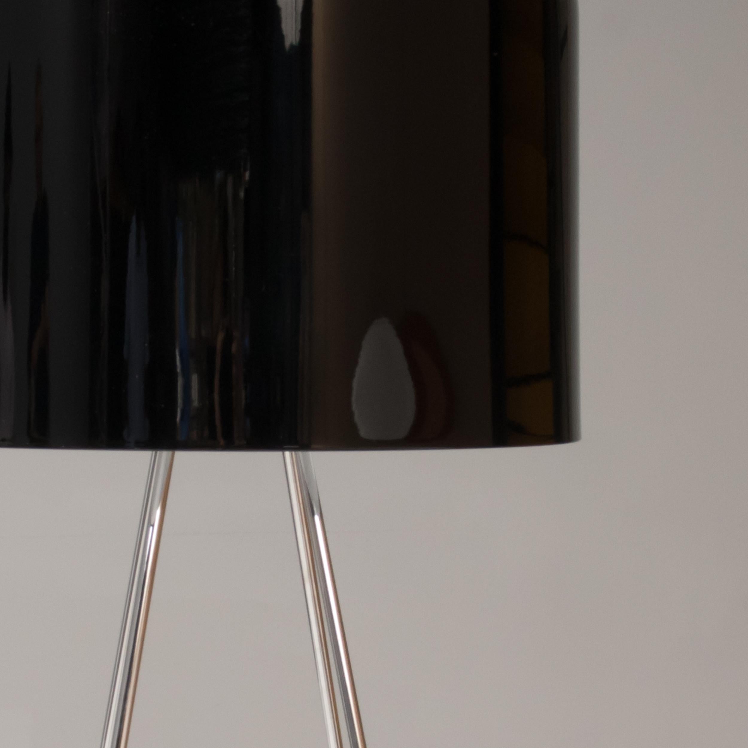 Flos by Rodolfo Dordoni Black and Chrome Ray Table Lamp In Good Condition In London, GB