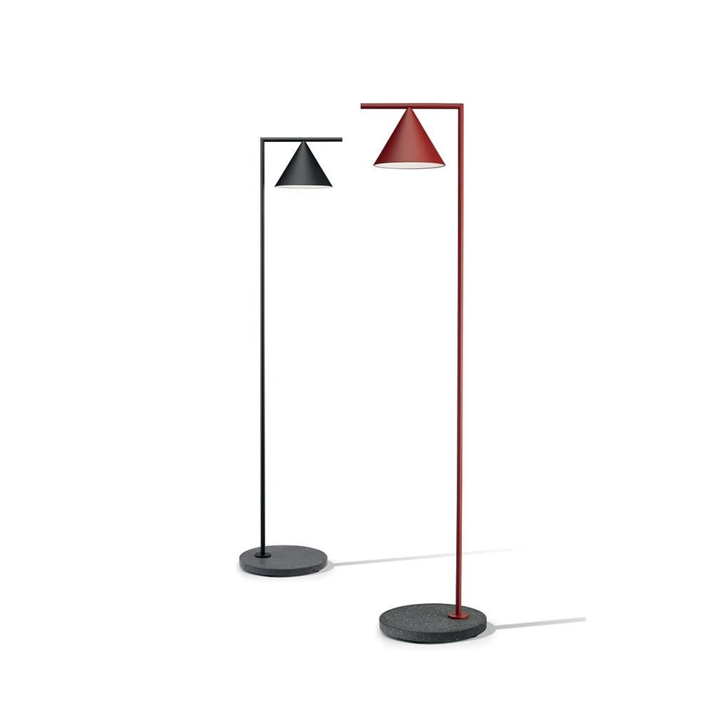 Flos Captain Flint 2700K Outdoor Floor Lamp in Red Burgundy by Michael Anastassiades

Elevate your outdoor space with Captain Flint, an elegant dual-purpose floor lamp serves as an uplight and reading light with its conical shade and refreshed