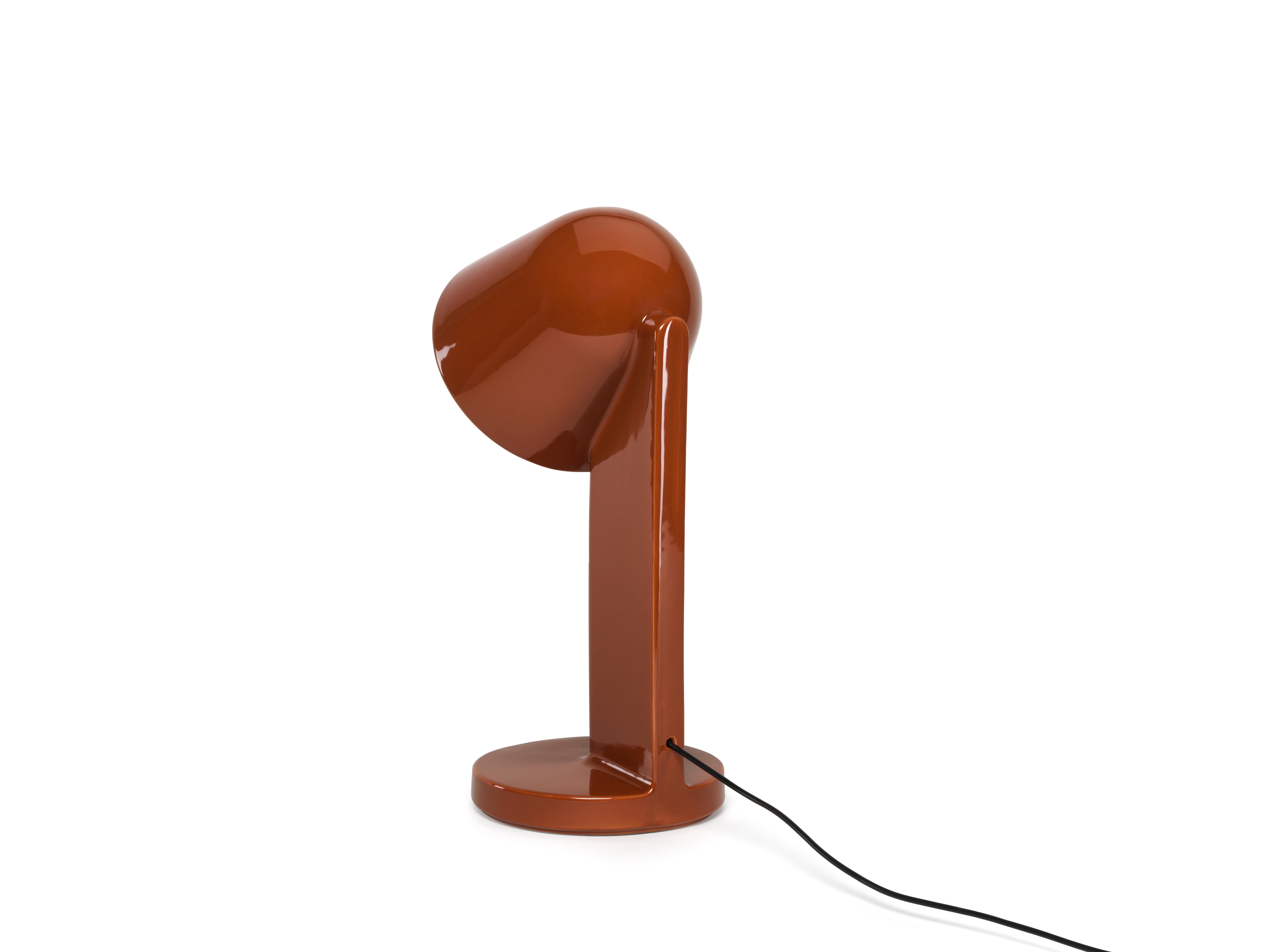 Flos Céramique Down Table Lamp in Rust Red In New Condition For Sale In Brooklyn, NY