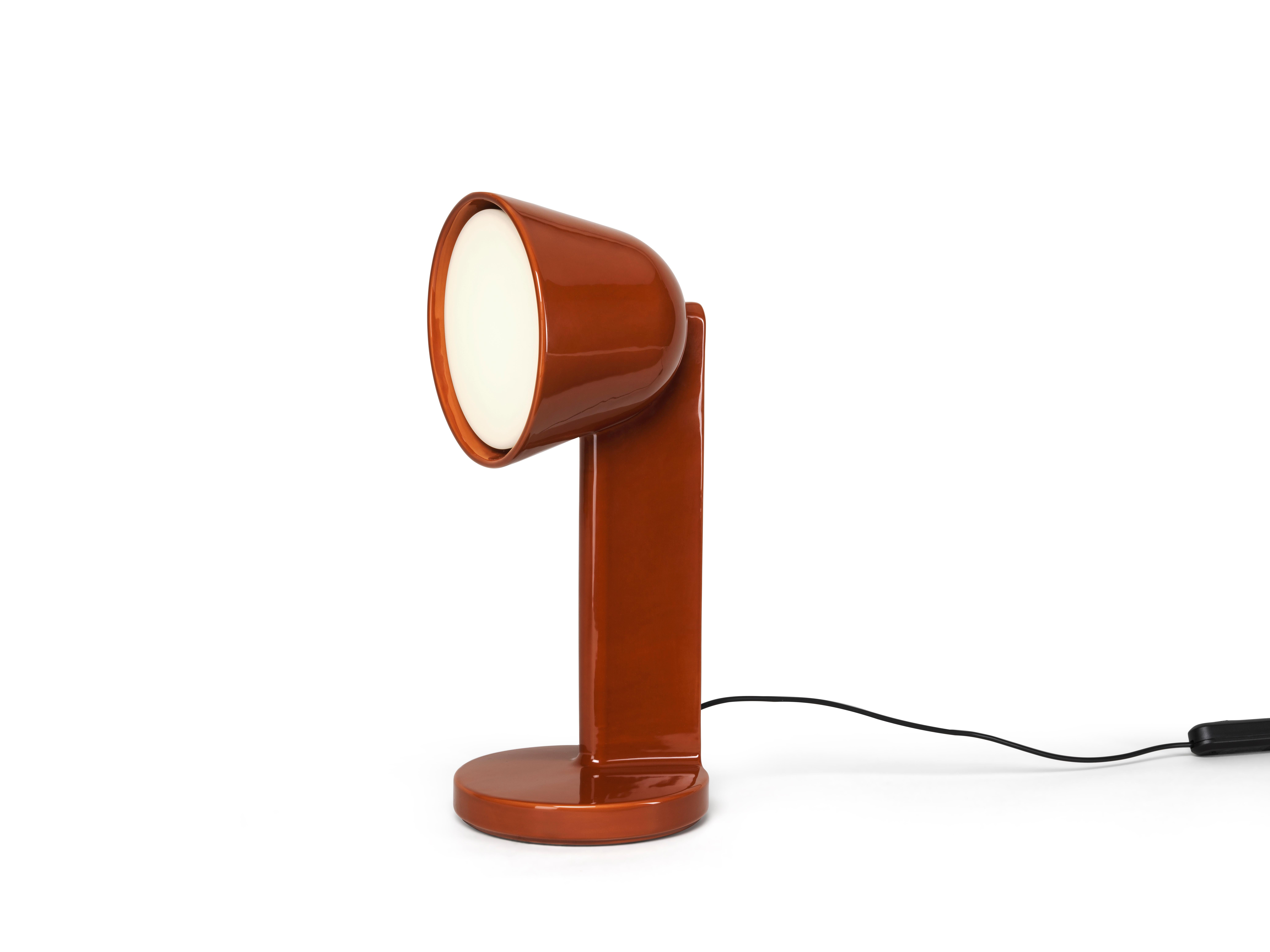Flos Céramique Side Table Lamp in Rust Red In New Condition For Sale In Brooklyn, NY