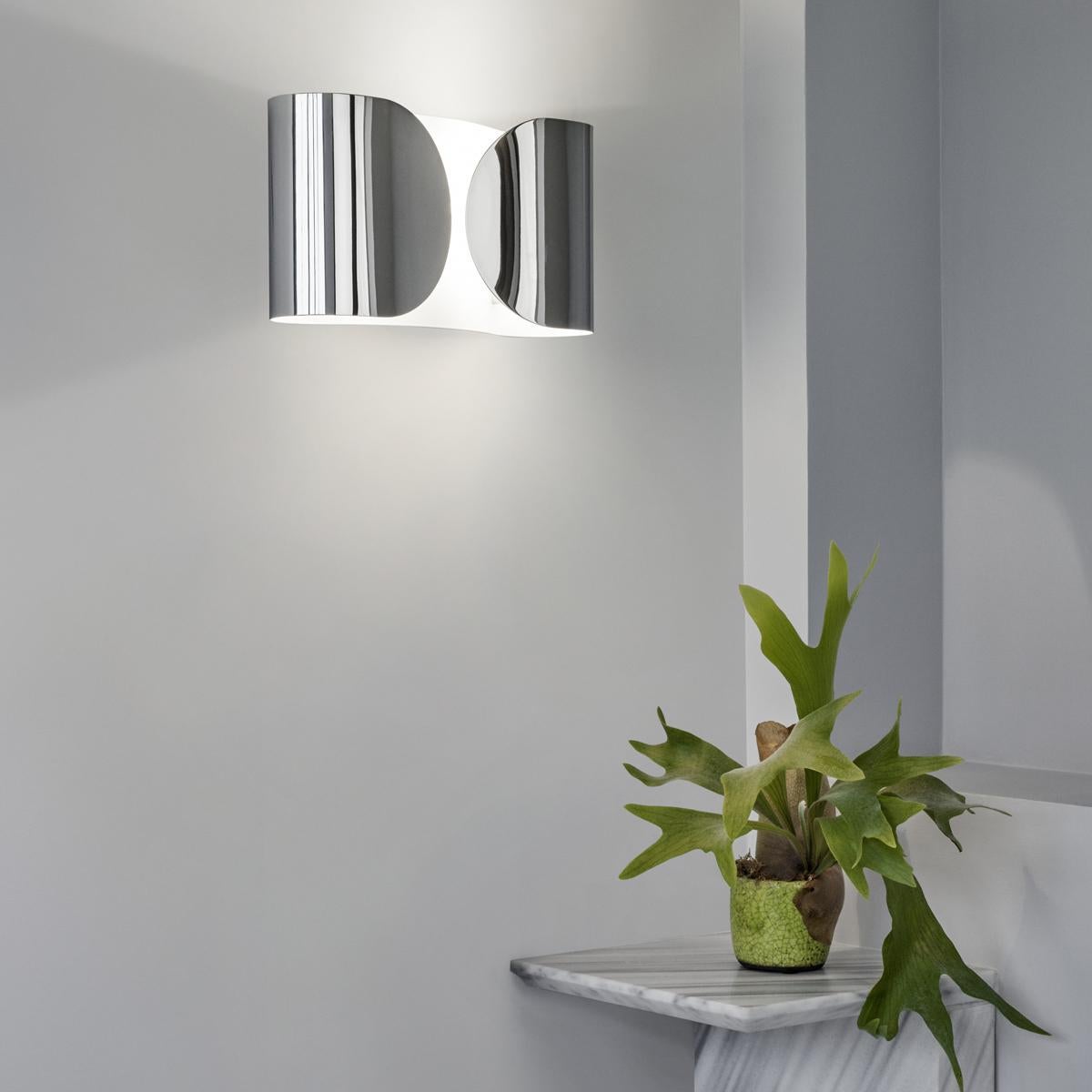 Flos Foglio - Wall Sconce in Black by Tobia Scarpa In Excellent Condition For Sale In Brooklyn, NY