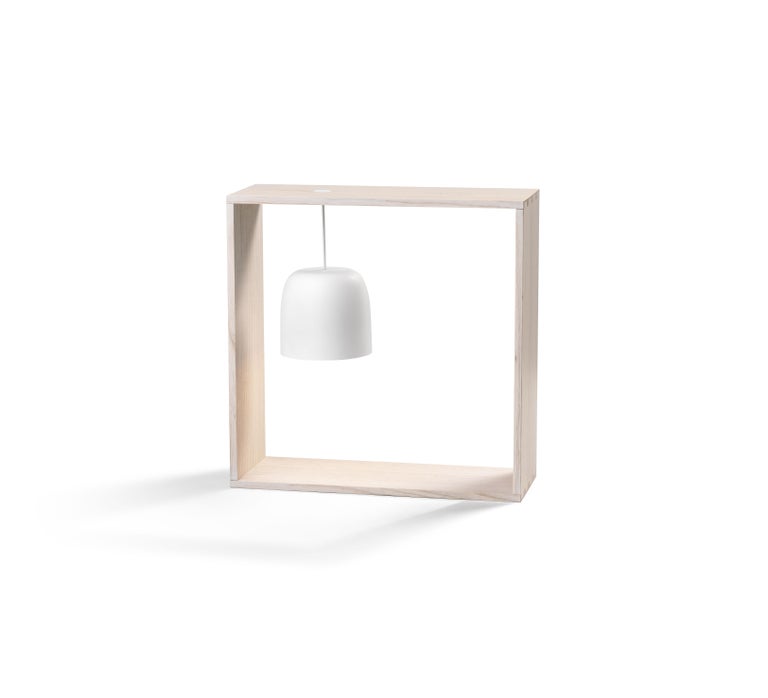 Flos introduces Gaku, a creative modular light set in an open ash frame by acclaimed design studio Nendo. A world of options opens up inside and outside the natural- or black-stained frame, where lighting components and accessories can be customized