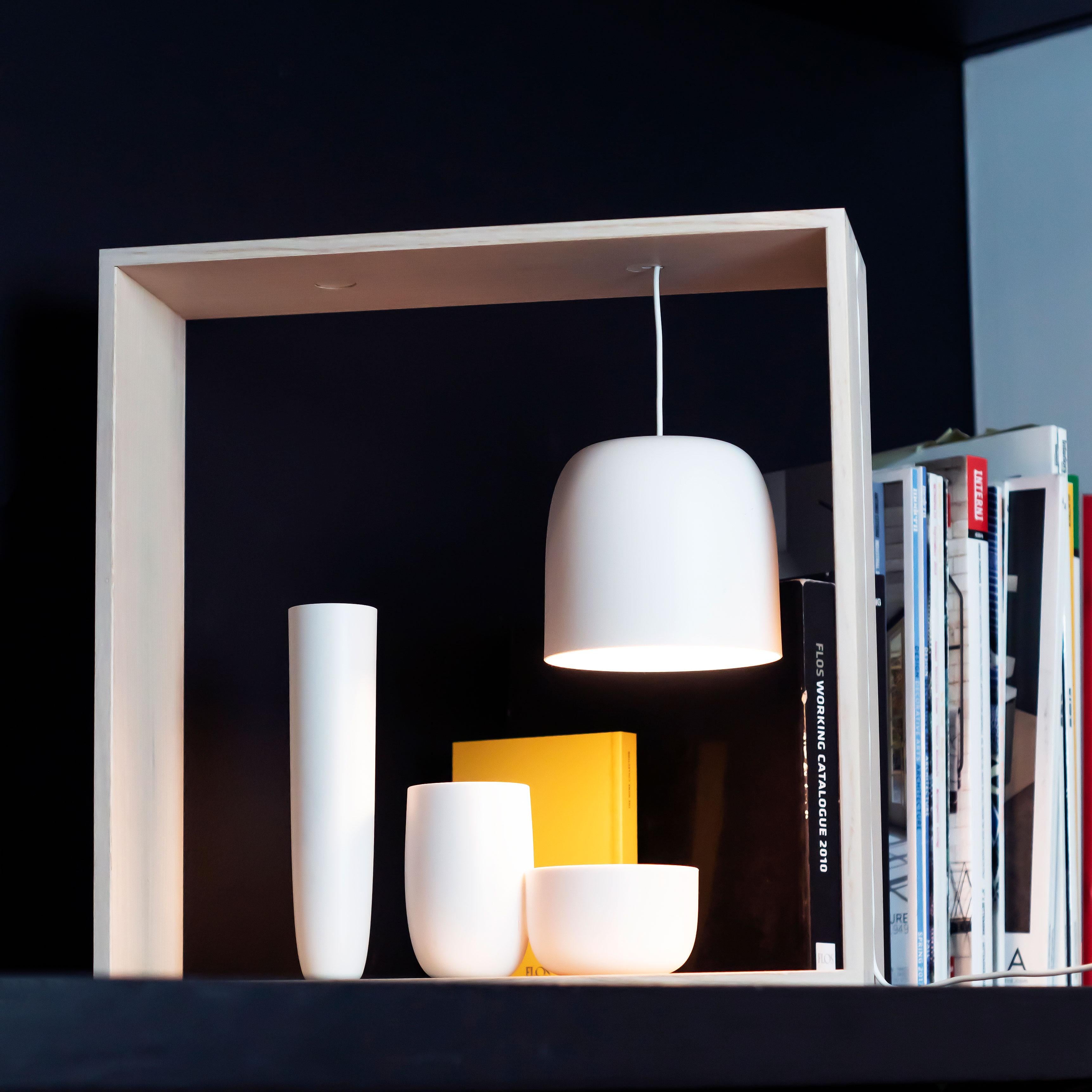  FLOS Gaku Wire Table Lamp in White by Nendo In New Condition In Brooklyn, NY