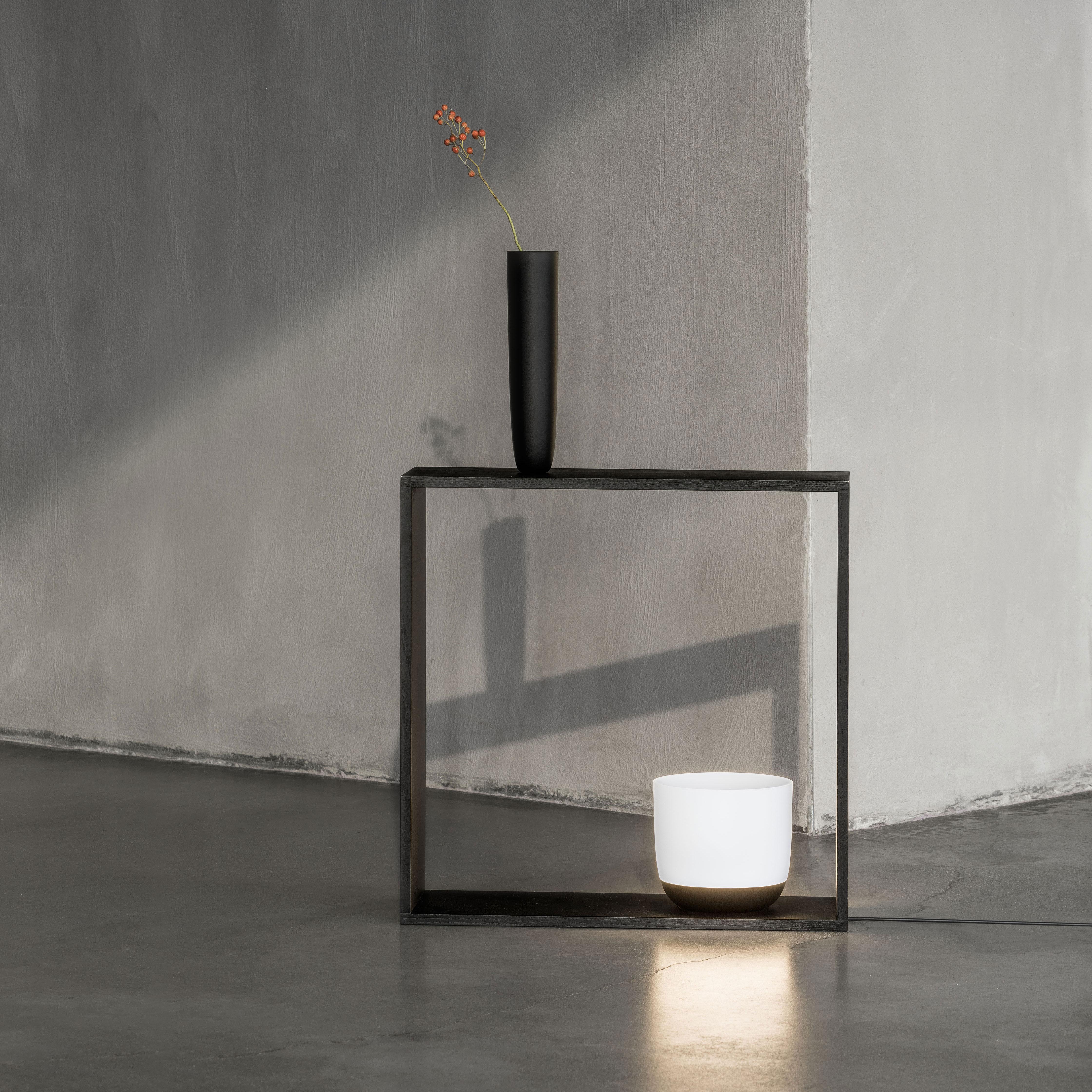Flos Gaku Wireless Table Lamp in Black by Nendo In New Condition In Brooklyn, NY