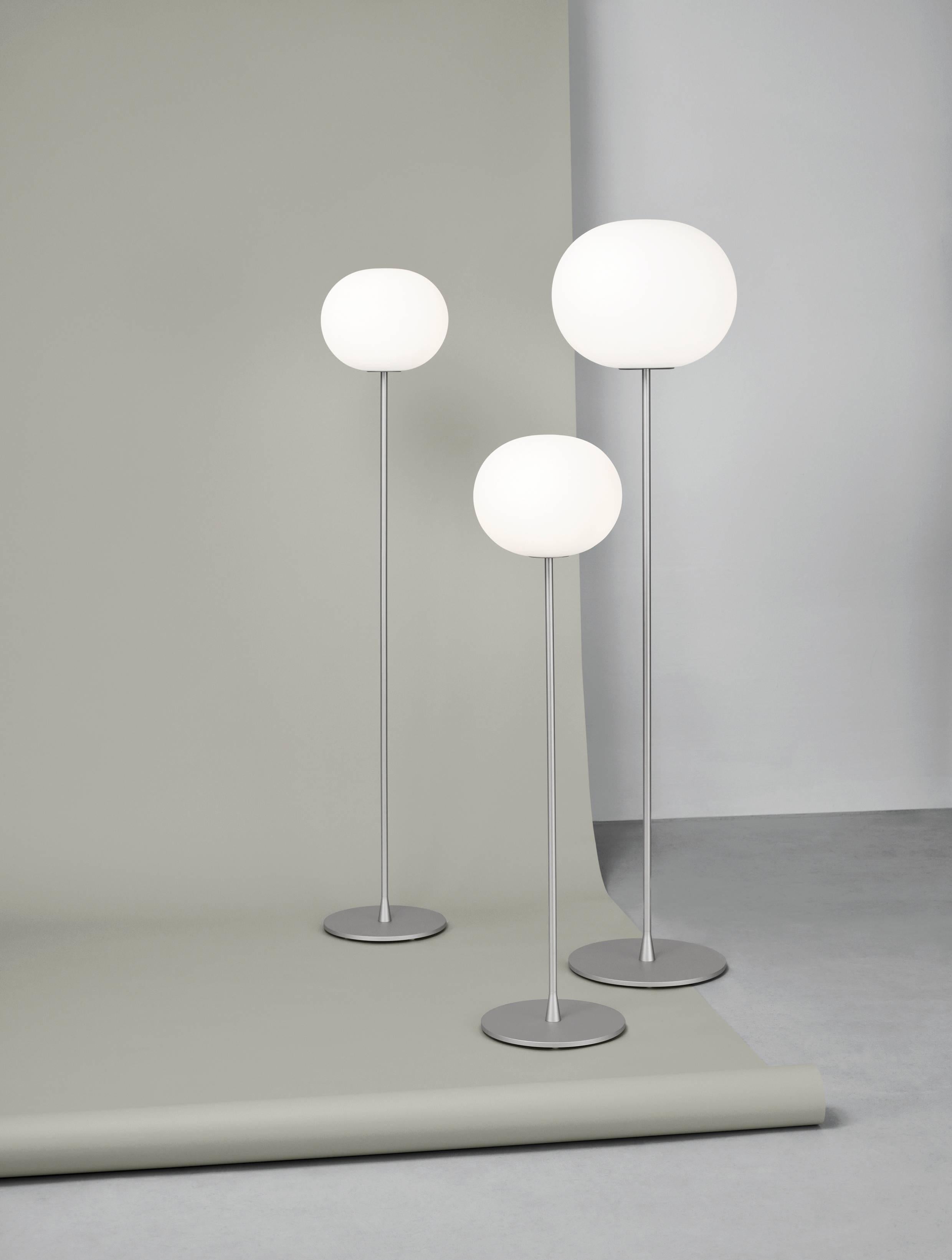 Moderne Lampadaire moderne sphérique en verre et acier inoxydable F2 de Jasper Morrison pour FLOS en vente