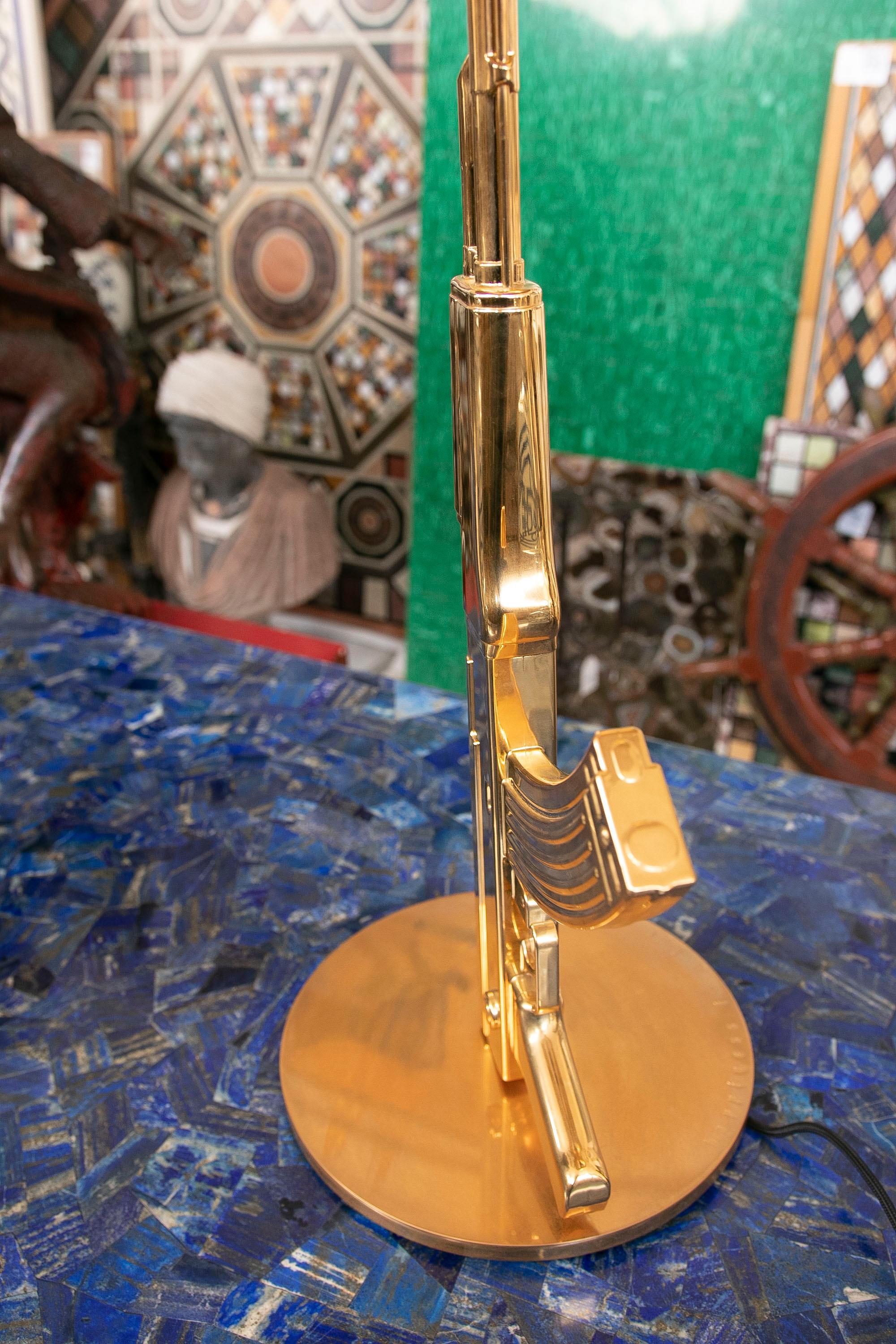 FLOS Guns Collection AK47 Table Lamp in Gold by Philippe Starck In Good Condition For Sale In Marbella, ES