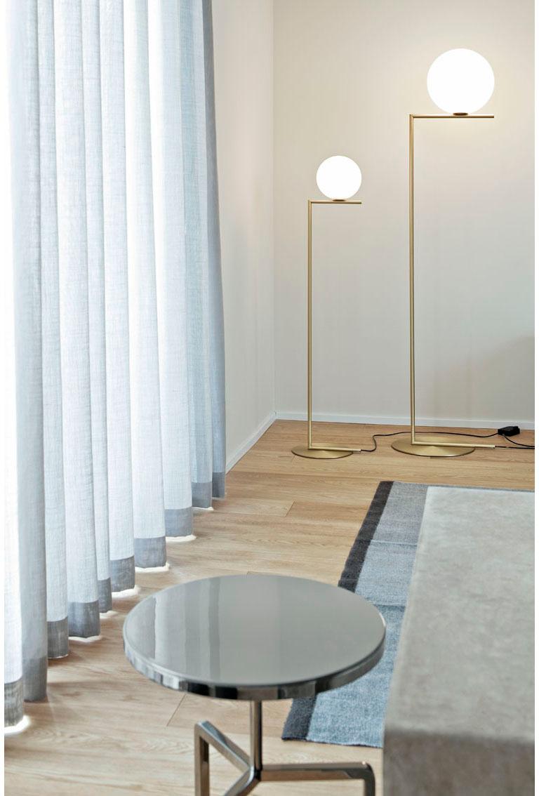 Michael Anastassiades Moderne Stehlampe mit Chromstahlsockel und Glas für FLOS im Zustand „Neu“ im Angebot in Brooklyn, NY