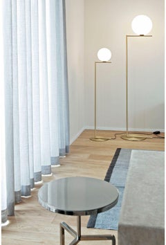 Lámpara de pie moderna Michael Anastassiades, base cromada y cristal para FLOS