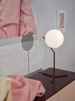 Flos IC Light T1 High Dimmable Table Lamp in Burgundy di Michael Anastassiades