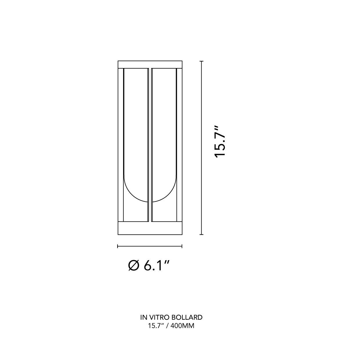 Die von Philippe Starck entworfene elegante Außenleuchtenkollektion In Vitro (übersetzt: Glas im Inneren) modernisiert die klassische Laterne in eine zeitgenössische Struktur. Die Kollektion leuchtender Glaslaternen vereint Handwerkskunst und