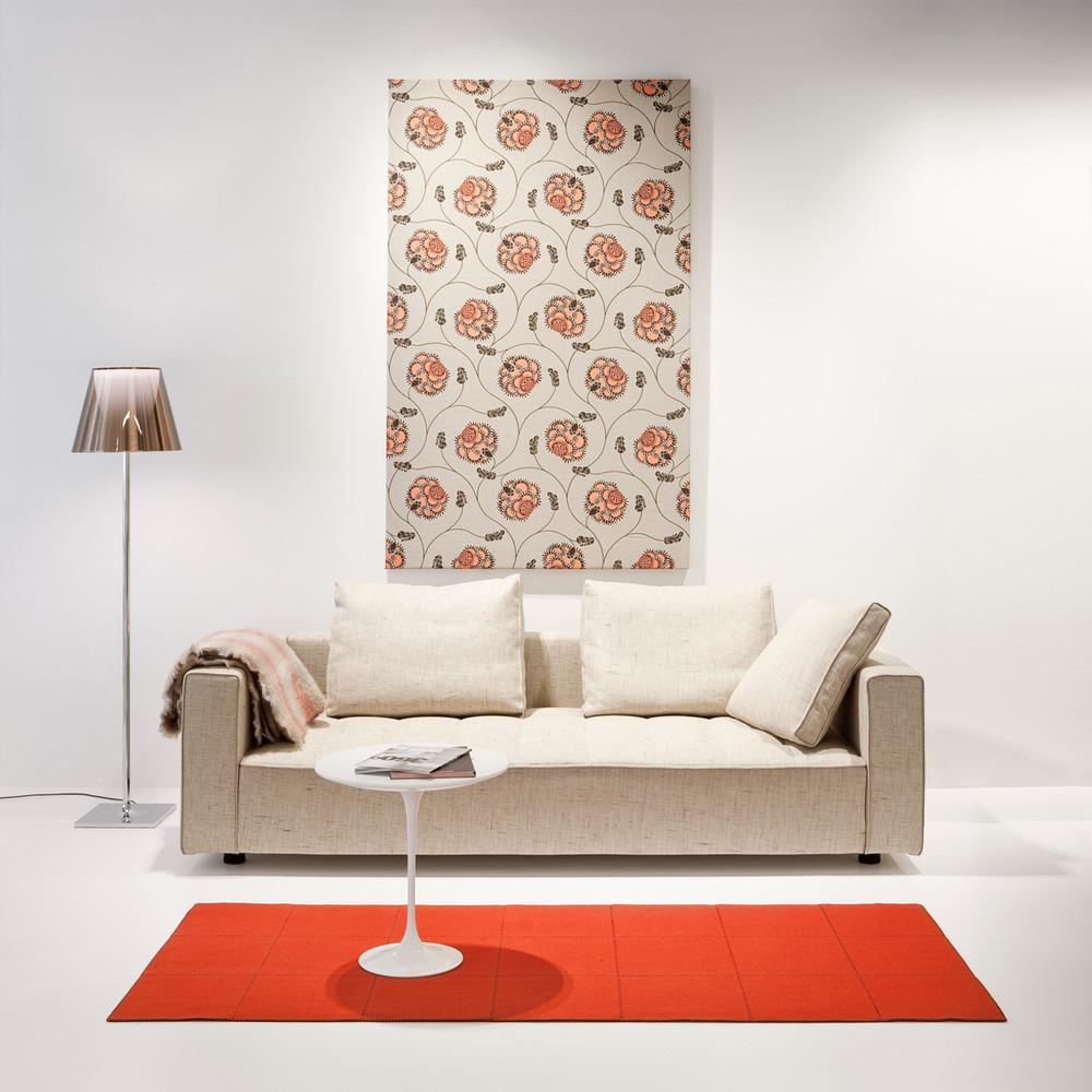Flos KTribe F2 Dimmable Floor Lamp in Aluminized Bronze by Philippe Starck

Subtle yet striking, the KTribe floor lamp by Philippe Starck provides diffused light through a transparent diffuser that gracefully moves the eye upward. The base, rod