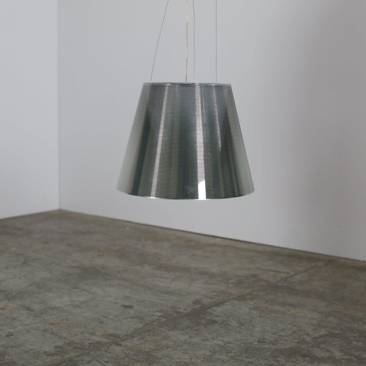 Add a touch of elegance and sophistication to your space with the KTribe Suspension Light by Flos. This stunning piece features a sleek and modern design, perfect for any contemporary interior. Crafted with high-quality materials, the KTribe