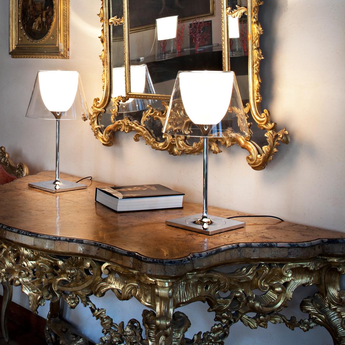 Italiano Lampada da tavolo FLOS Ktribe T1 in cromo con diffusore trasparente di Philippe Starck in vendita