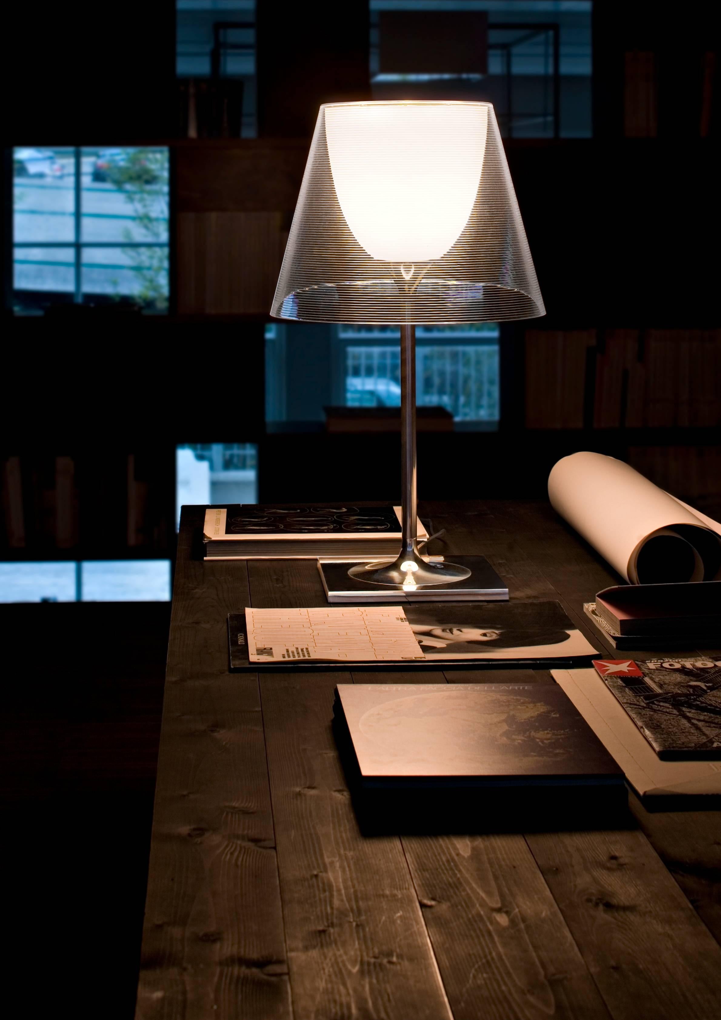 Moderne Lampe de bureau halogène transparente FLOS Ktribe T2 par Philippe Starck en vente