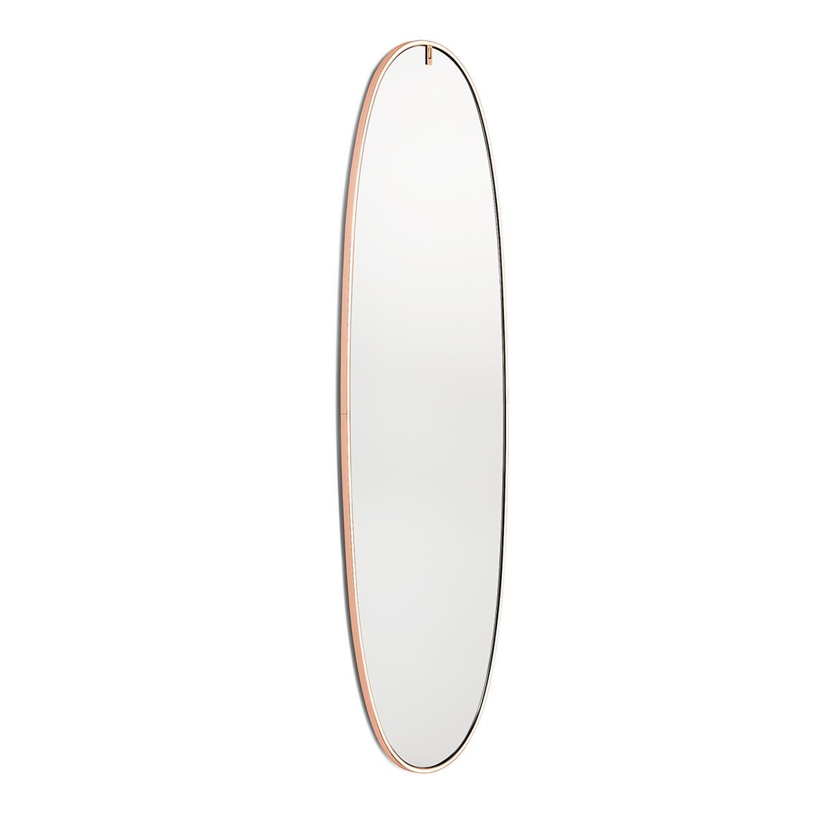 La Plus Belle is a mirror with incorporated light sources. The aluminium frame is available in various finishes (polished gold, polished copper, polished bronze and aluminum, and houses high chromatic rendering led light sources (CRI 95) and an