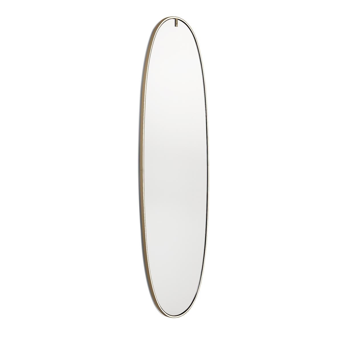 La Plus Belle ist ein Spiegel mit eingebauten Lichtquellen. Der Aluminiumrahmen ist in verschiedenen Ausführungen erhältlich (poliertes Gold, poliertes Kupfer, polierte Bronze und Aluminium) und beherbergt LED-Lichtquellen mit hoher Farbwiedergabe