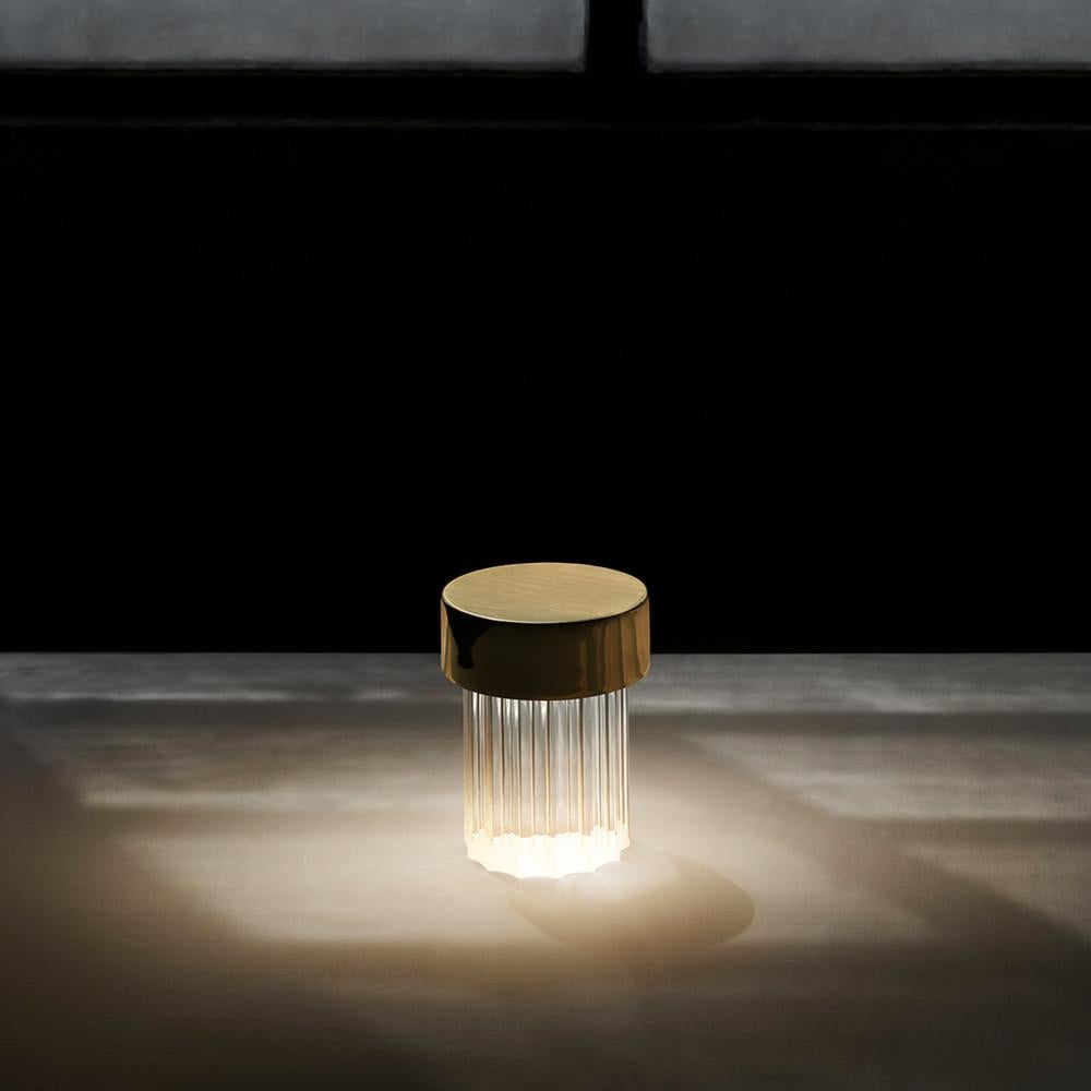 Laiton Flos Last Order Lampe de table rechargeable pour l'intérieur et l'extérieur en vert avec base transparente en vente