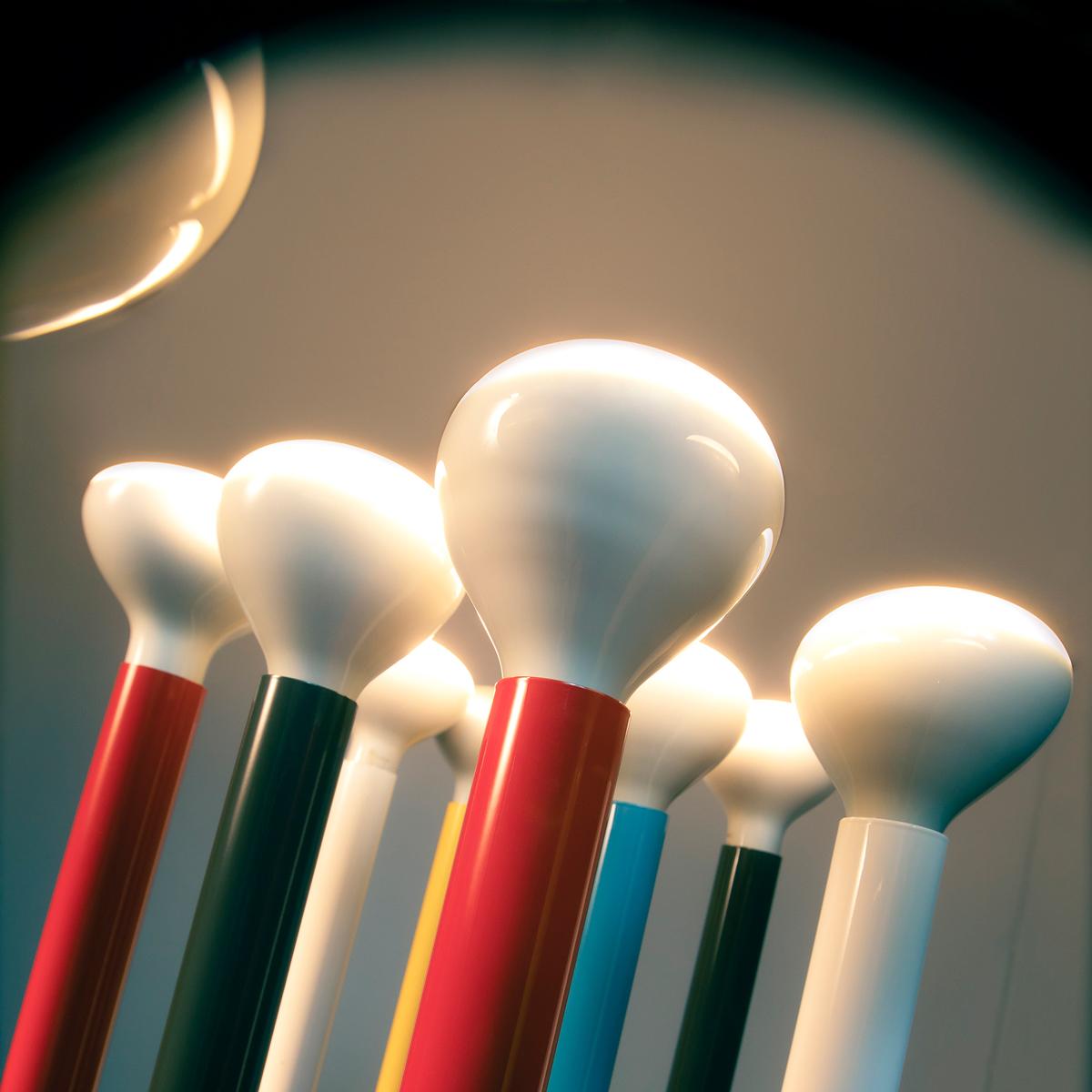 Flos Luminator Stehlampe in Anthrazit mit Eisen- und Metallrahmen (Moderne) im Angebot