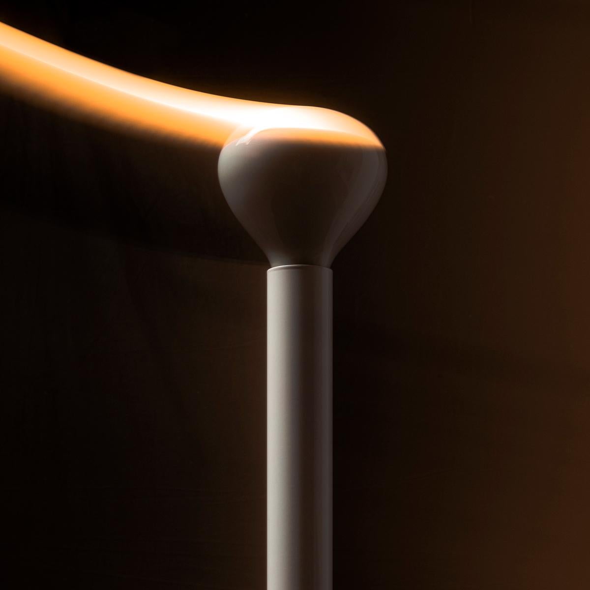 Stehlampe Flos Luminator in Hellblau mit Eisen- und Metallrahmen im Angebot 4