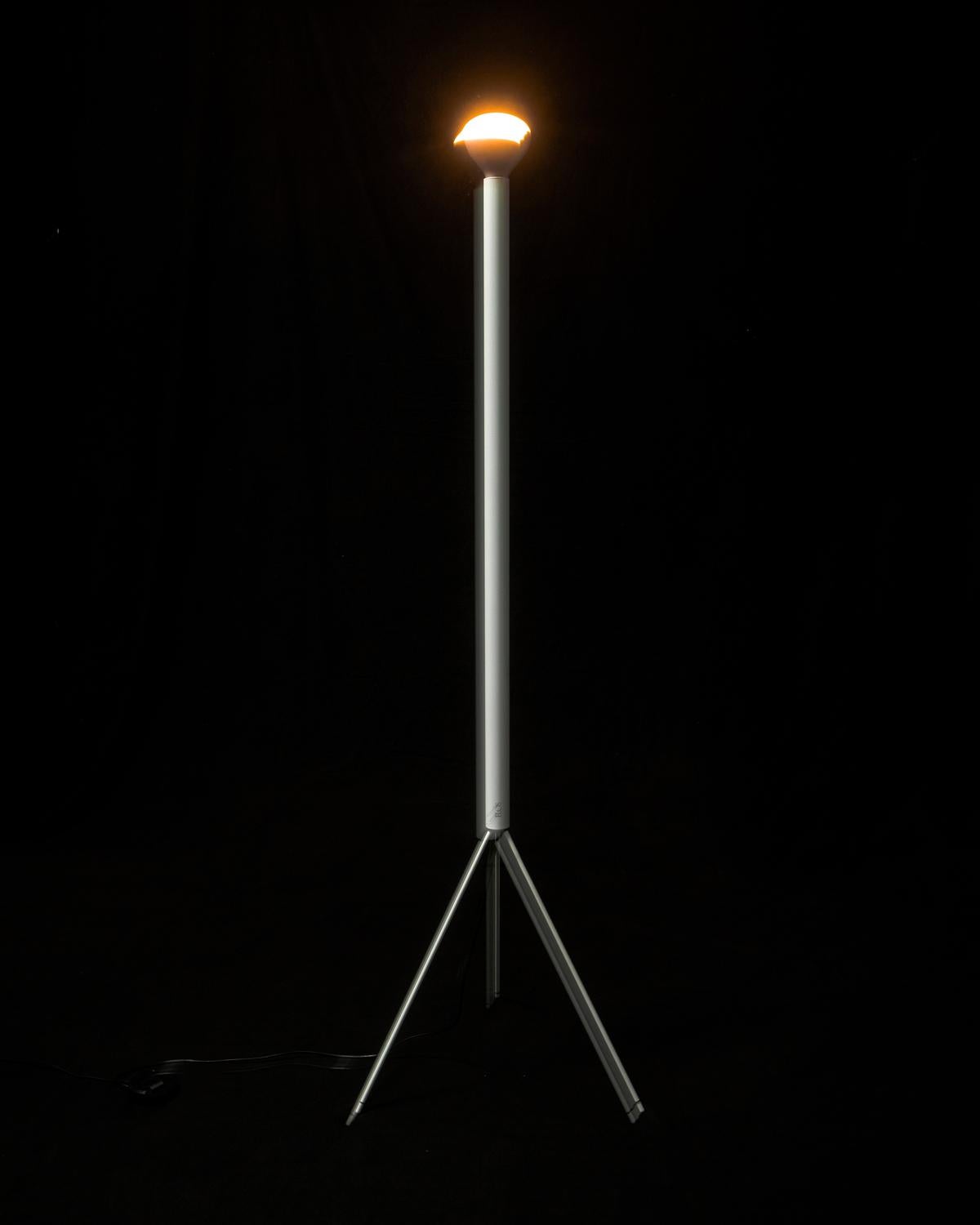 Stehlampe Flos Luminator in Hellblau mit Eisen- und Metallrahmen (21. Jahrhundert und zeitgenössisch) im Angebot