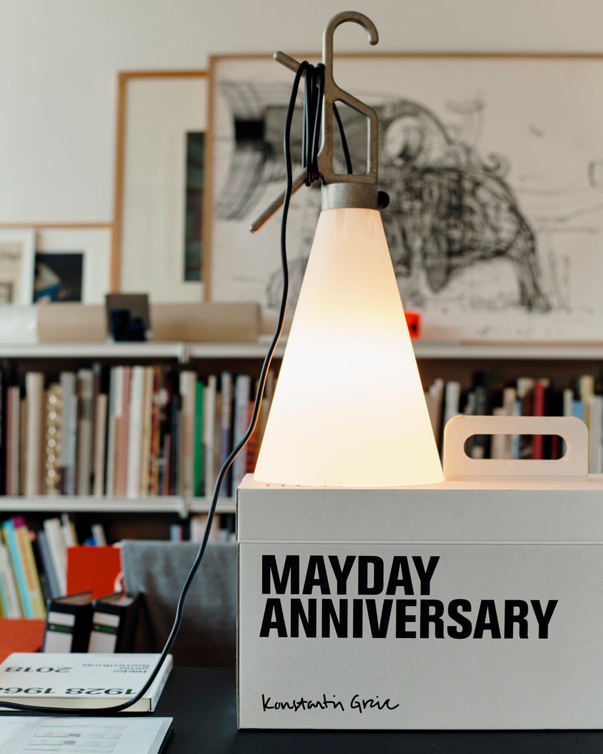 Modern Flos Mayday Anniversary Multi Use Lamp in Light Grey by Konstantin Grcic