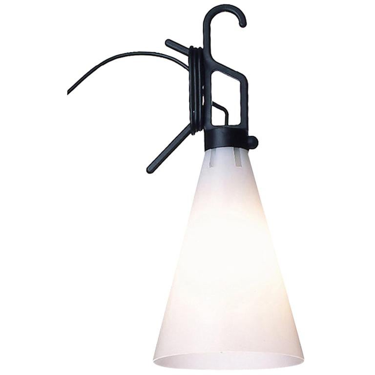 FLOS Maitag-Tischlampe in Schwarz von Konstantin Grcic im Angebot