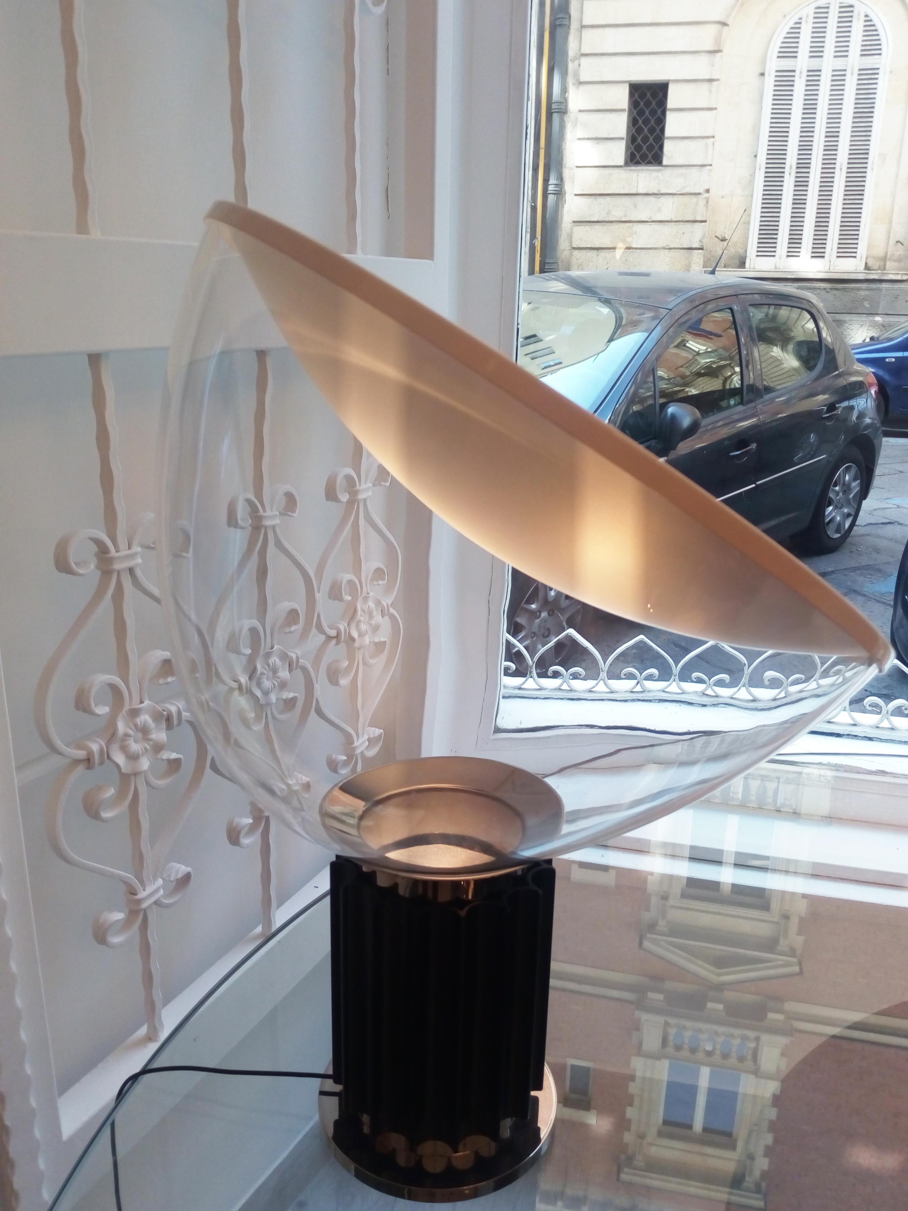 Flos Mini Taccia Led Diffuser Lamp in Black, Achille & Pier Giacomo Castiglioni In Good Condition In Naples, IT