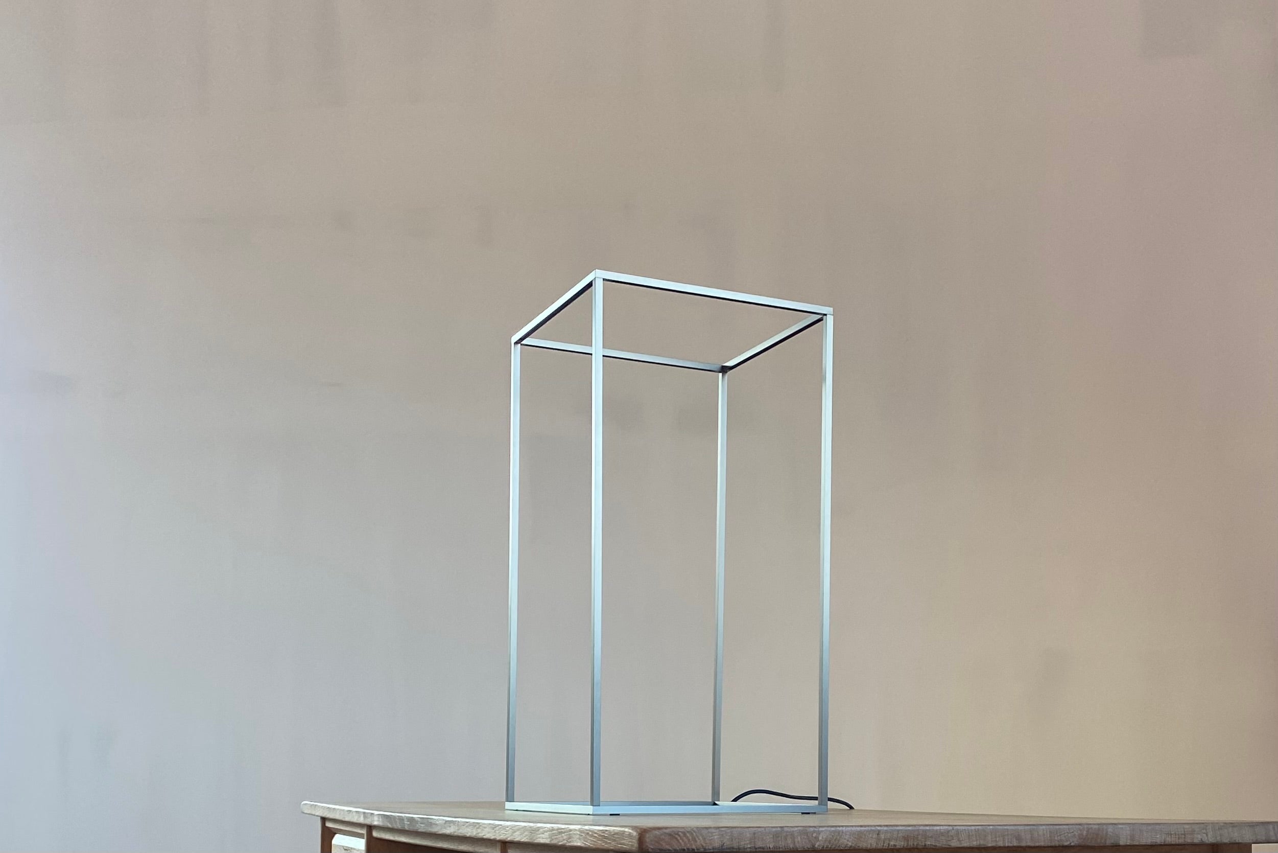 Lámpara minimalista Flos de Nicoletta Rossi 
Guido Bianchi en venta