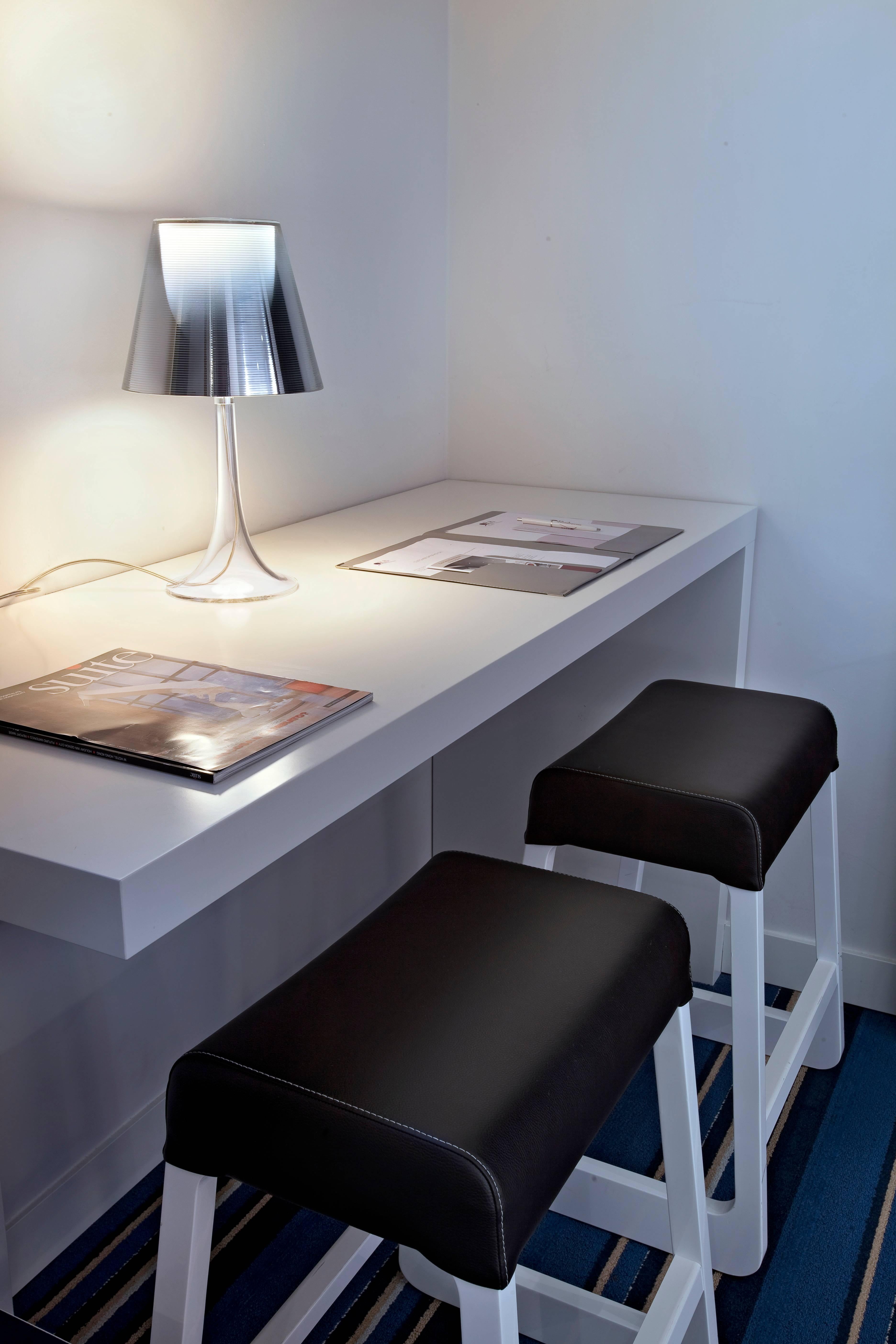 Modern FLOS Miss K Table Lamp in Fumée by Philippe Starck For Sale