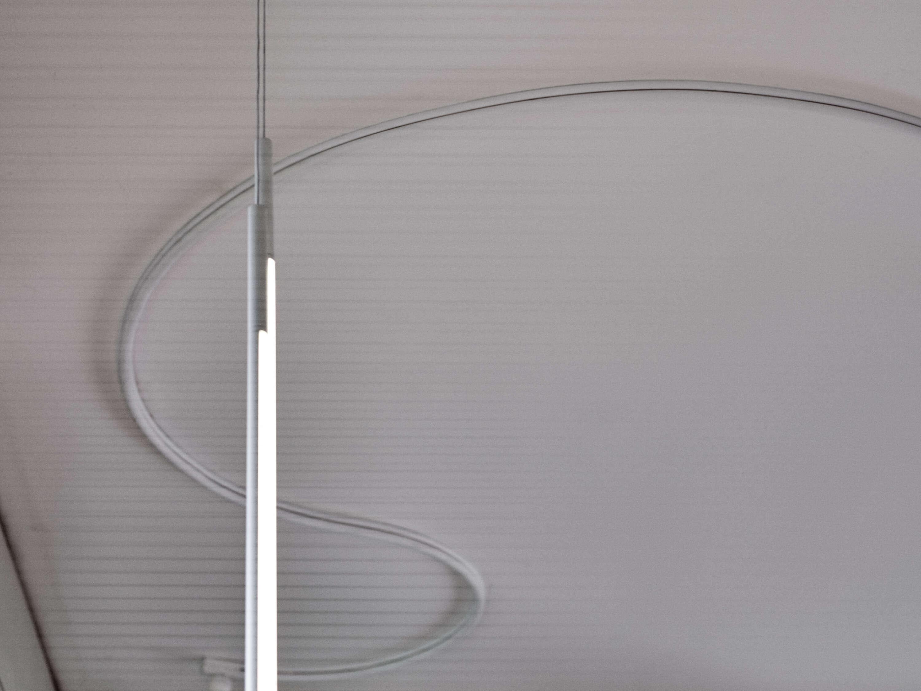 Anodisé Lampe suspendue Flos My Lines en aluminium anodisé et couleur blanc mat en vente