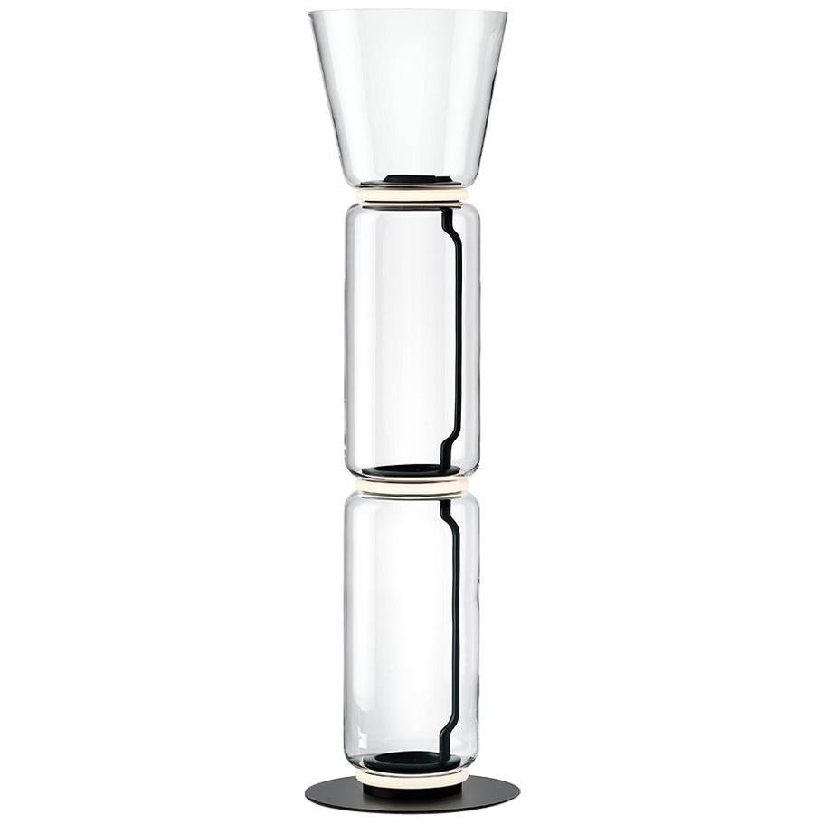 Lampada da terra Noctambule di Flos con 2 cilindri, cono e base di Konstantin Grcic