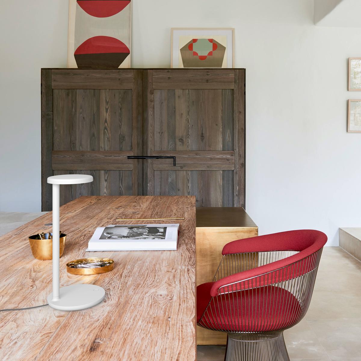 XXI secolo e contemporaneo Lampada da tavolo Flos Oblique 2700K in grigio di Vincent Van Duysen in vendita