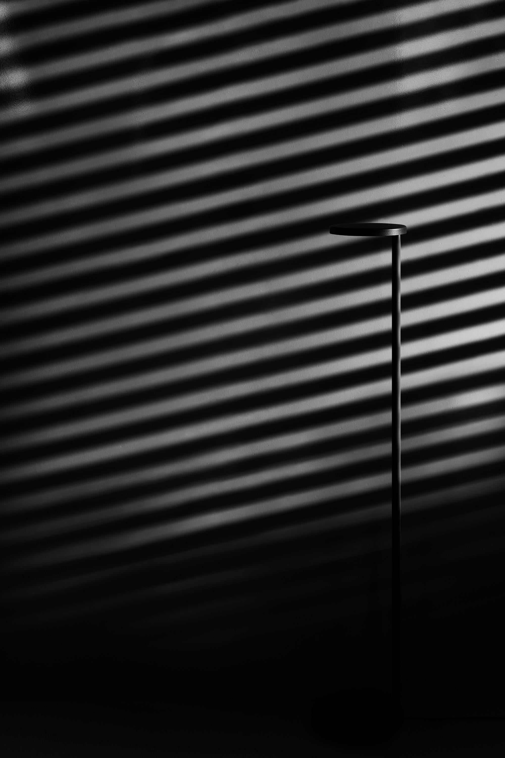 Aluminum Flos Oblique 3000K Floor Lamp in Grey with USB-C by Vincent Van Duysen For Sale