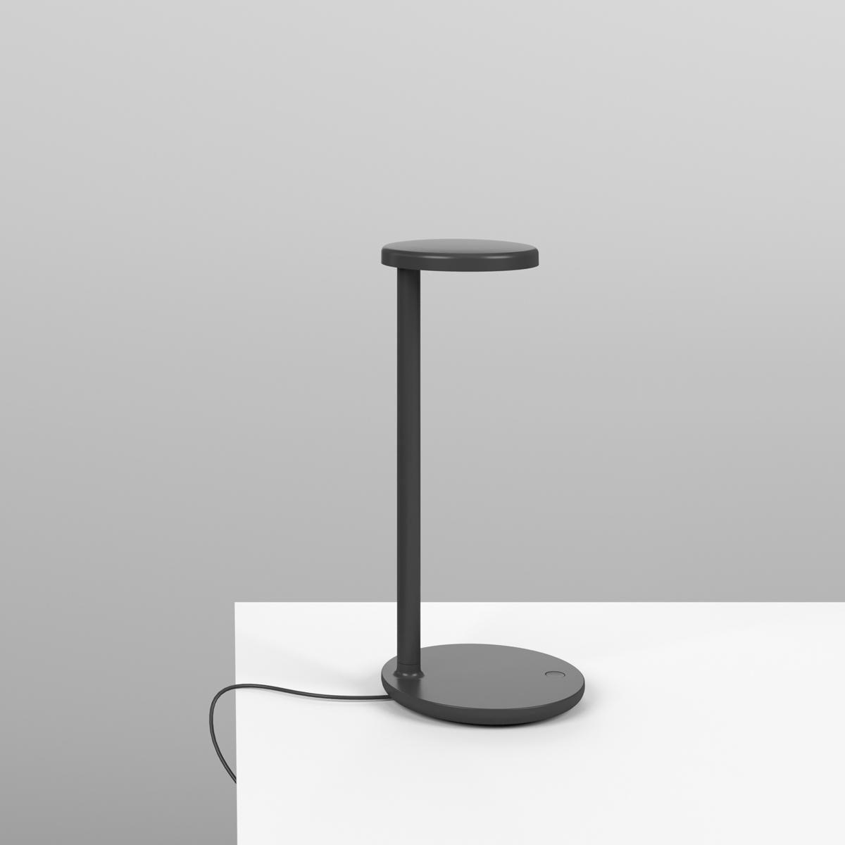 Aluminium Lampe de bureau Flos Oblique 3000K en anthracite par Vincent Van Duysen en vente