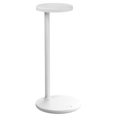 Flos Oblique LED 2700K Lampada da scrivania e Qi in bianco con base di ricarica wireless