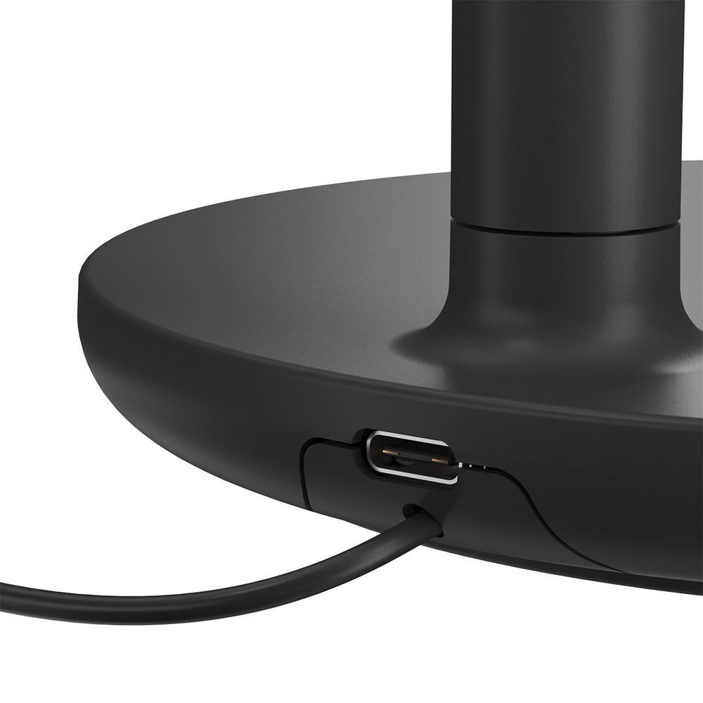 Flos Oblique LED 2700K Desk Lamp & Qi in Anthracite with Wireless Charging Base by Vincent Van Duysen

Oblique is the natural evolution of the classic office swing arm model. With its robust, compact structure and minimalist design, Oblique produces
