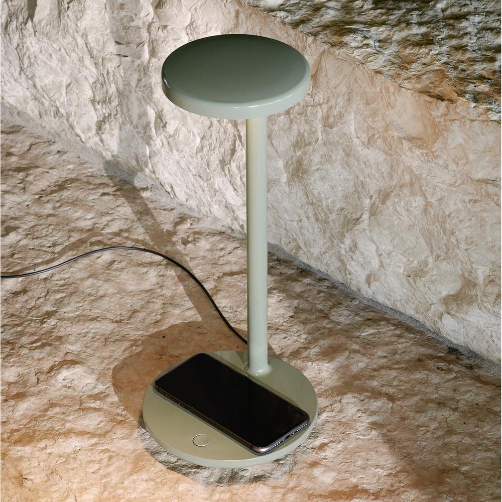 Contemporary Flos Oblique LED 2700K Desk Lamp & Qi in Rust Orange with Wireless Charging Base For Sale