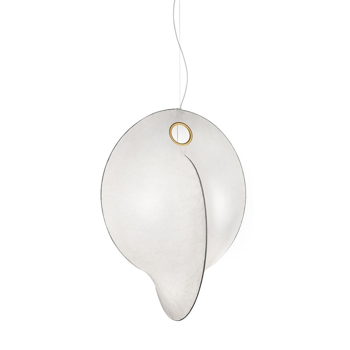 Overlap, a contemporary pendant lamp by Flos, is Michael Anastassiades’ tribute to the distinct cocoon wrapping technique that the Italian designer lighting company has won several hearts and awards with. This contemporary pendant light is made from