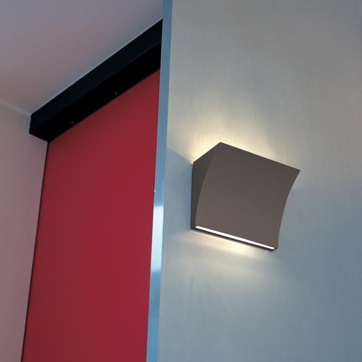 Flos Pochette Up & Down LED Wall Light by Rodolfo Dordoni In New Condition For Sale In Brooklyn, NY