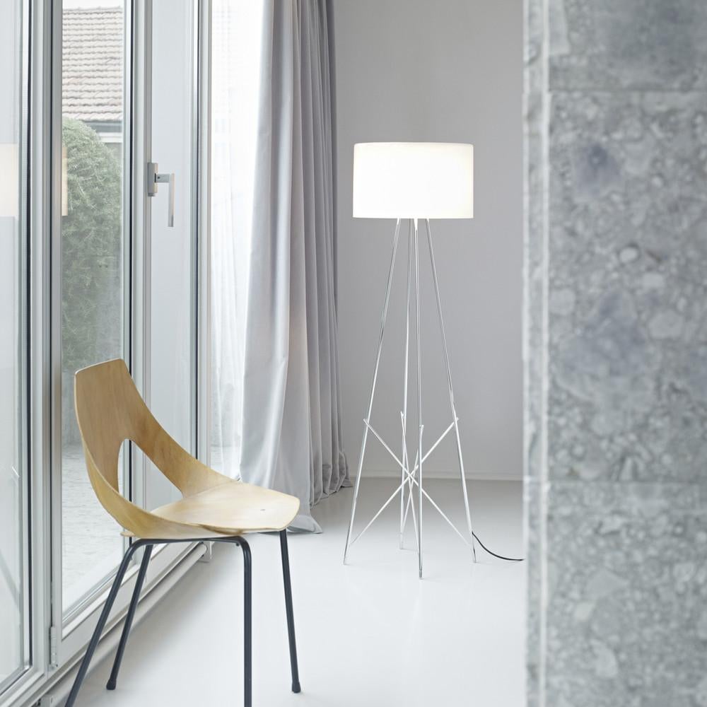 XXI secolo e contemporaneo Flos Ray Floor F2 Classic Dimmable Lamp in vetro grigio di Rodolfo Dordoni in vendita