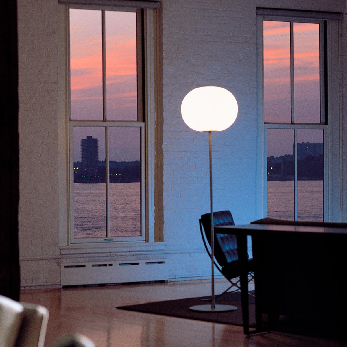 Lampada da terra FLOS Small Glo Ball F1 in vetro e acciaio, di Jasper Morrison In condizioni Nuovo in vendita a Brooklyn, NY