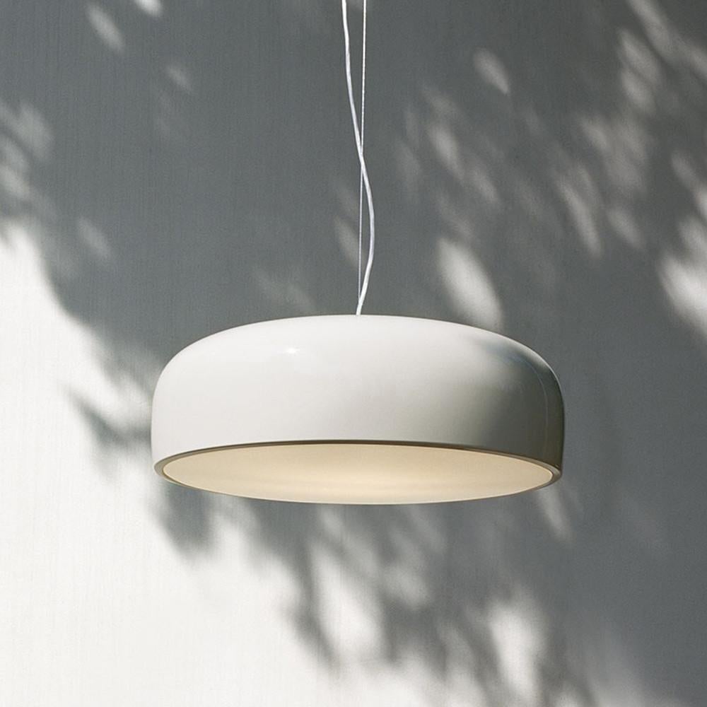 Flos Smithfield E26 Suspension Dimmable Pendant Light in Black by Jasper Morrison

Smithfield Suspension LED version is now available in two color temperatures 2700K, 3000K and 3500K

Part of the Smithfield family, the Smithfield Suspension manages