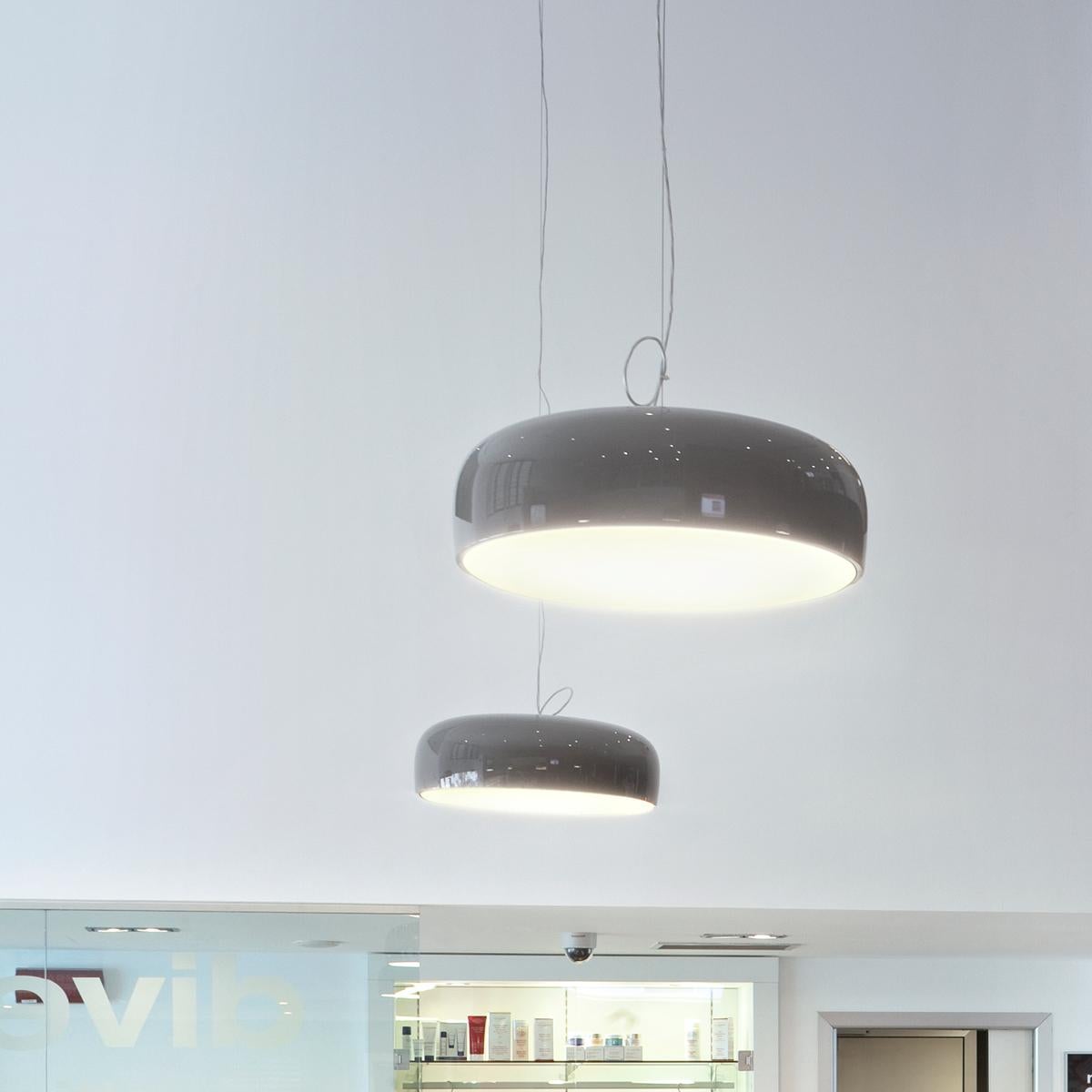 Moderno FLOS Smithfield S Luce a sospensione fluorescente dimmerabile in fango di Jasper Morrison in vendita